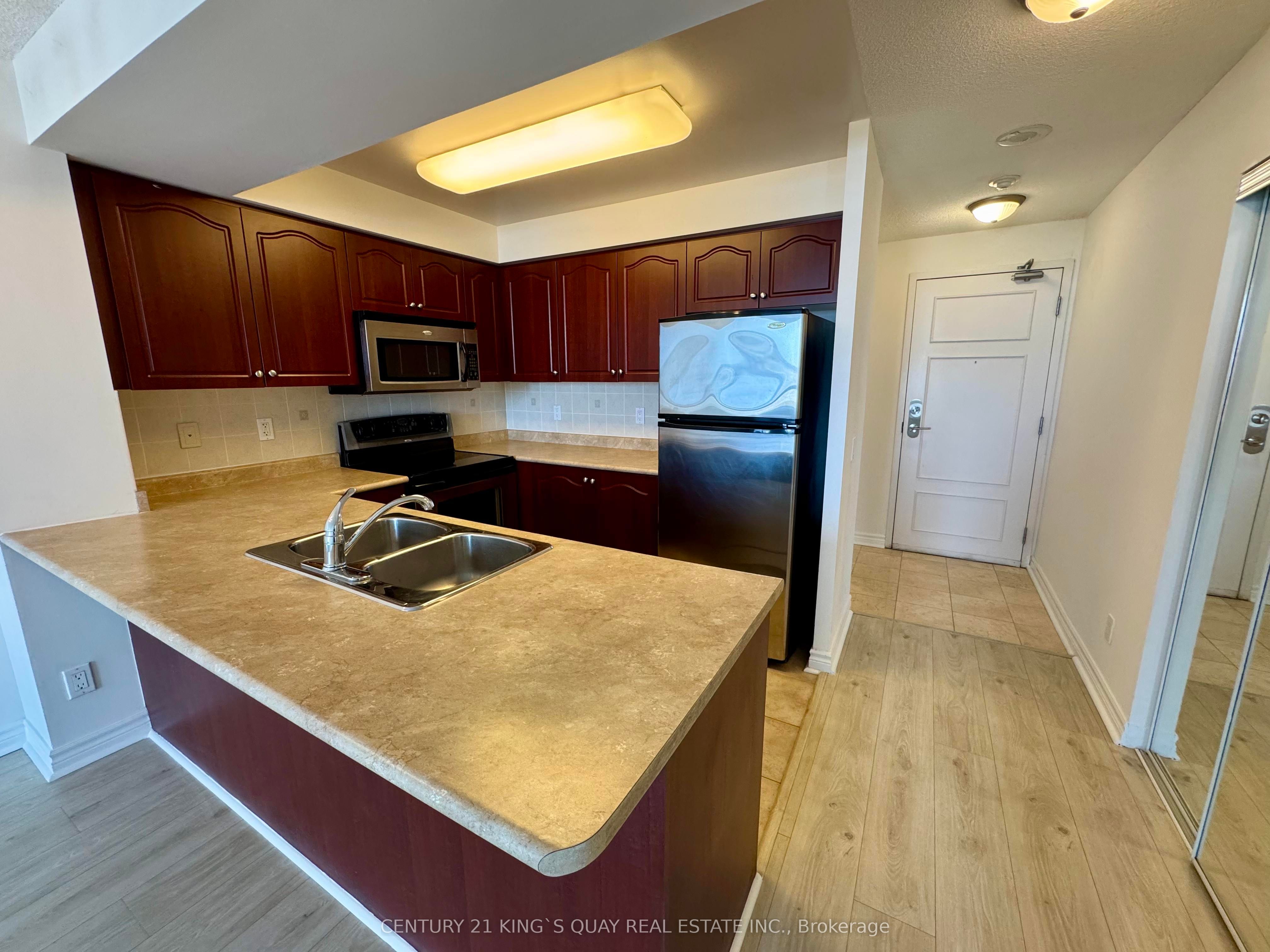 330 Red Maple Road 1008 Property Photo 1