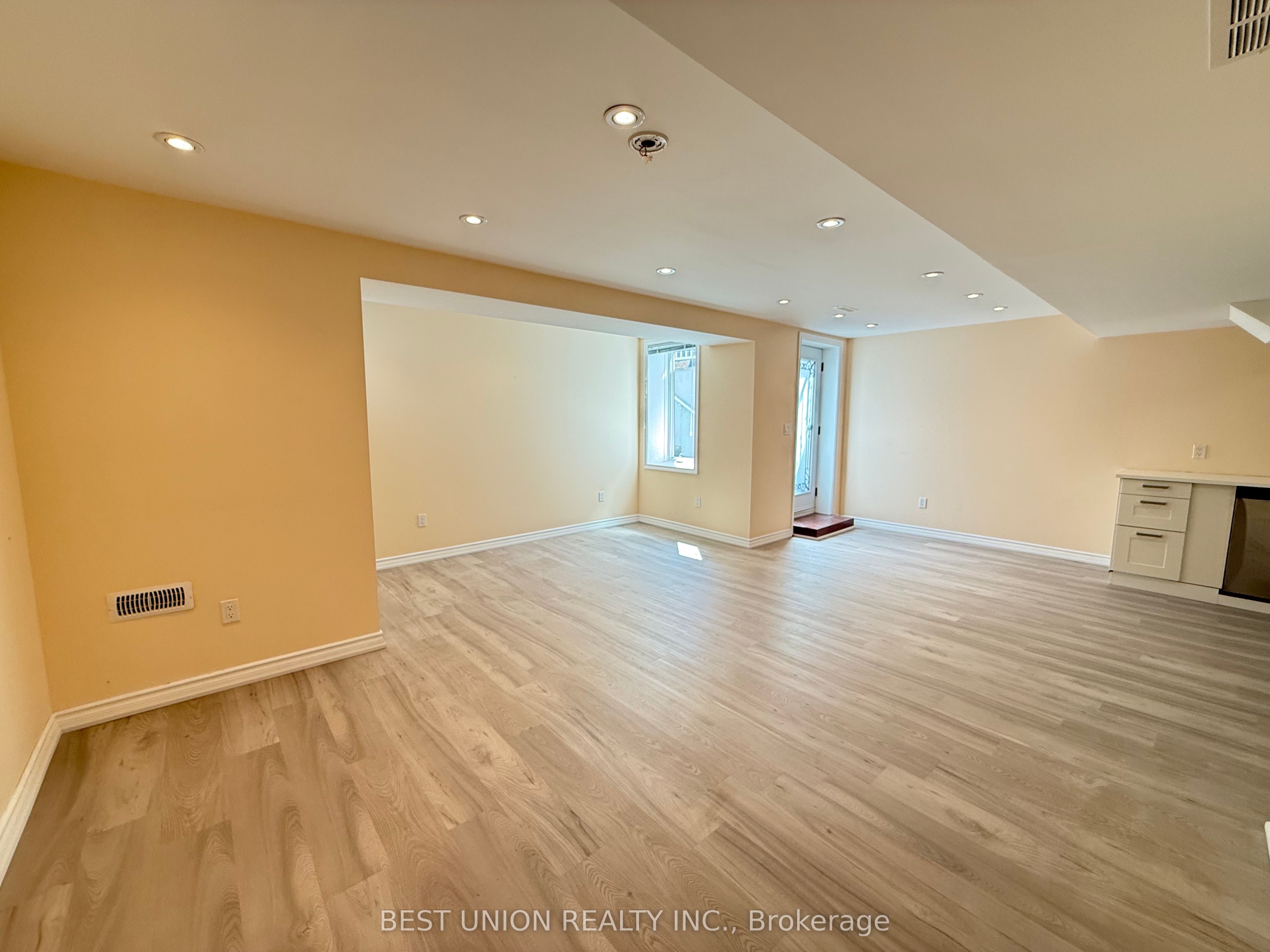 278 Ivy Jay Cres Property Photo 1