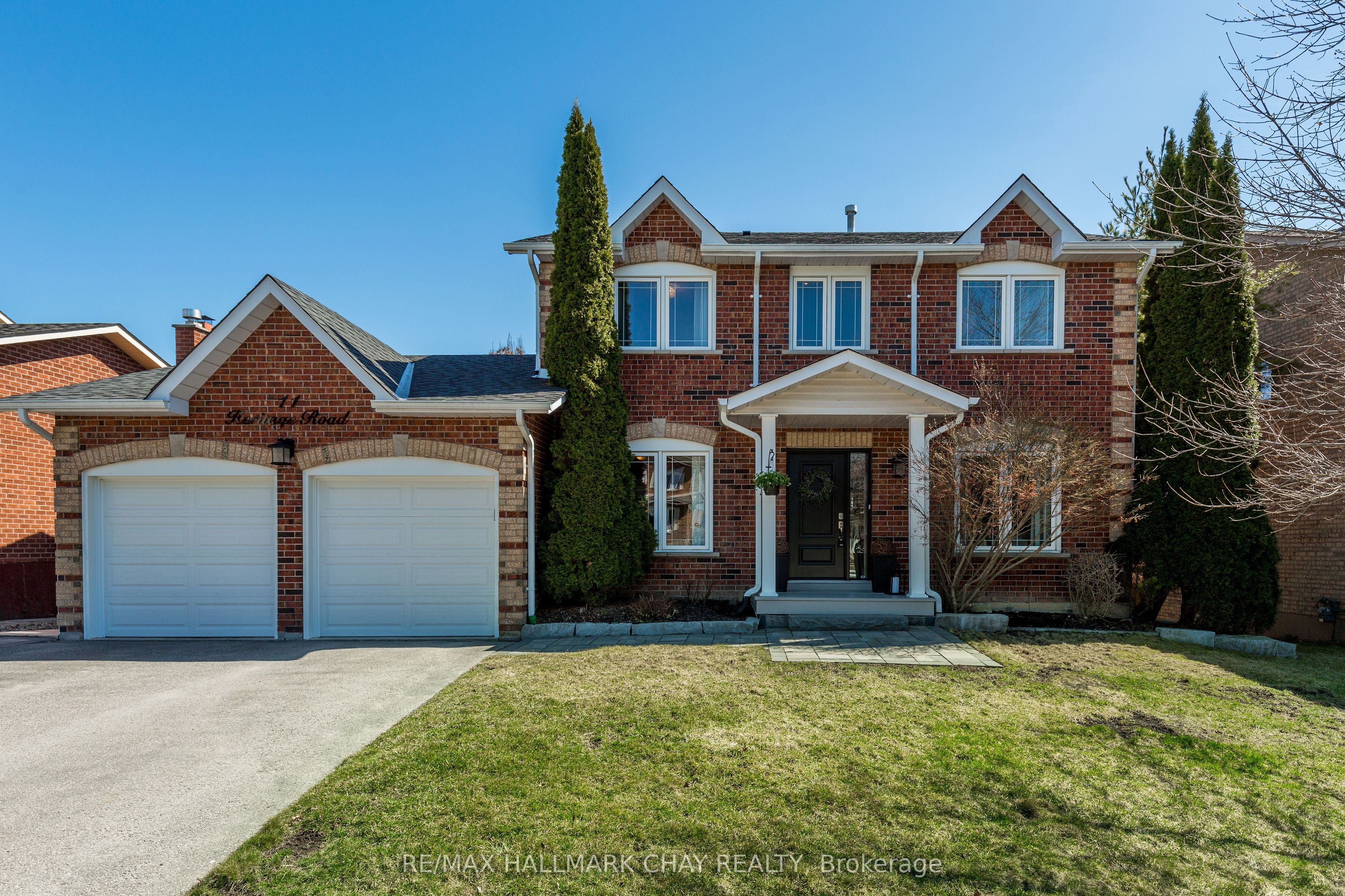 11 Heritage Rd