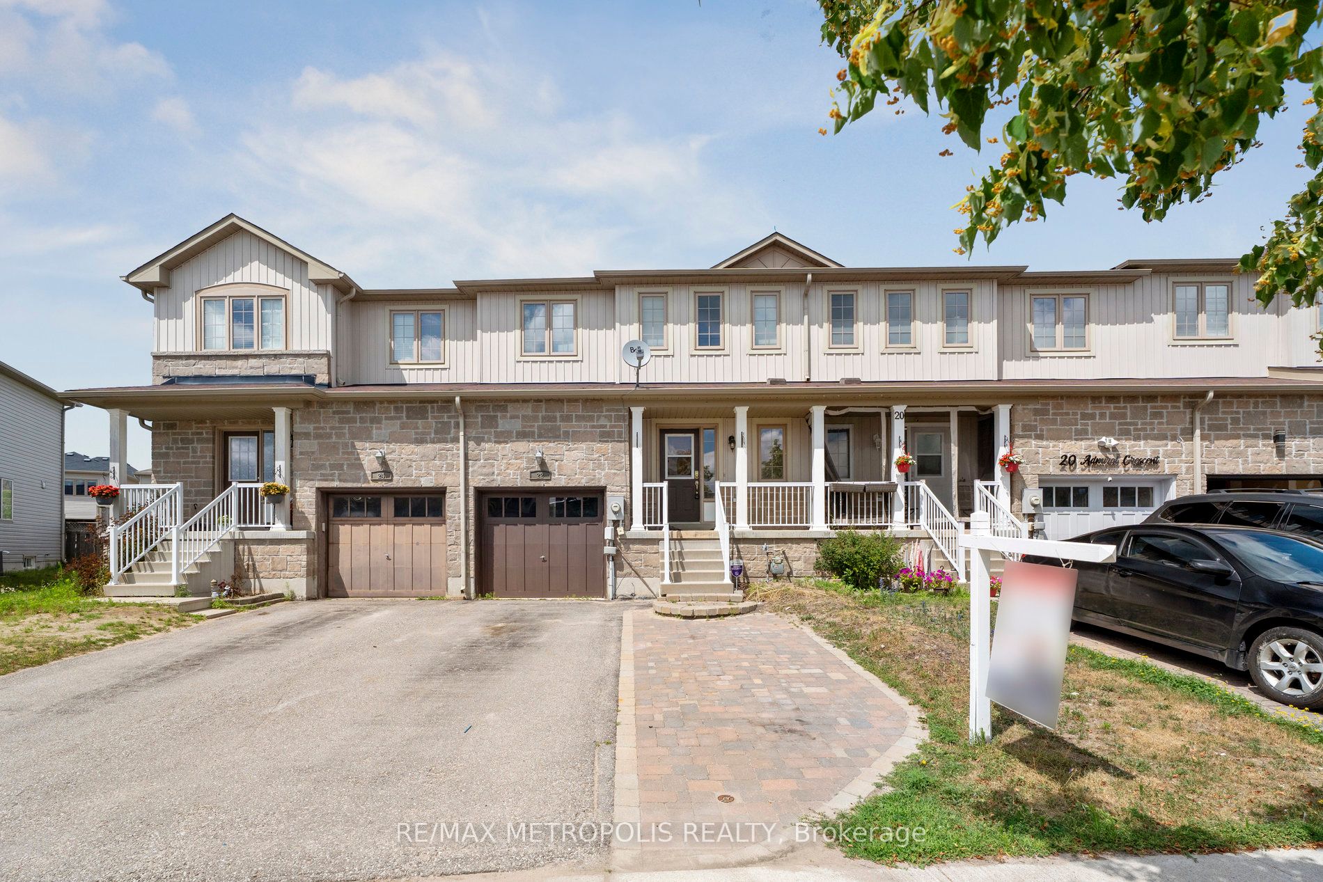 22 Admiral Crescent Property Photo 1