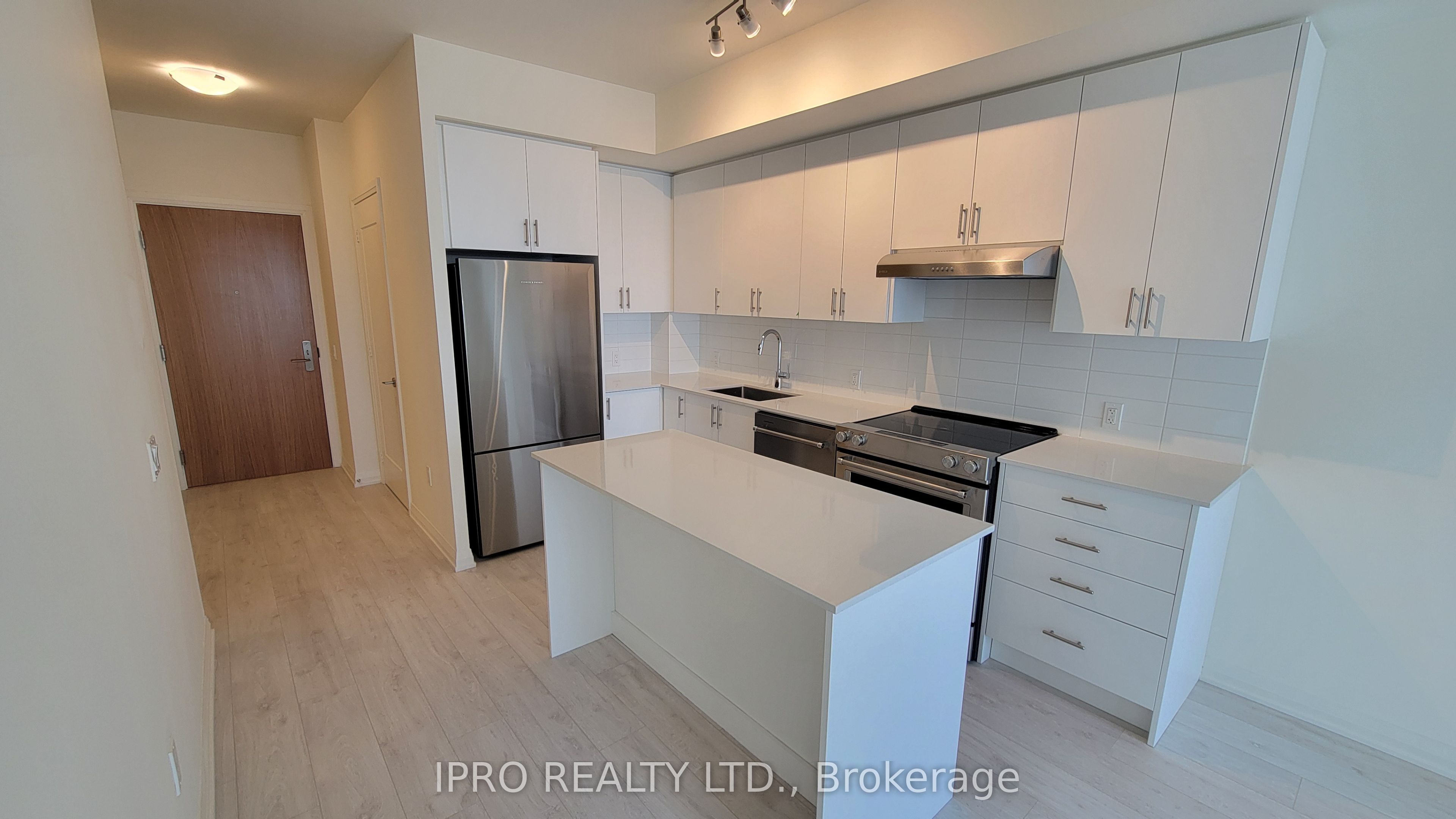8960 Jane Street 1216 Property Photo 1