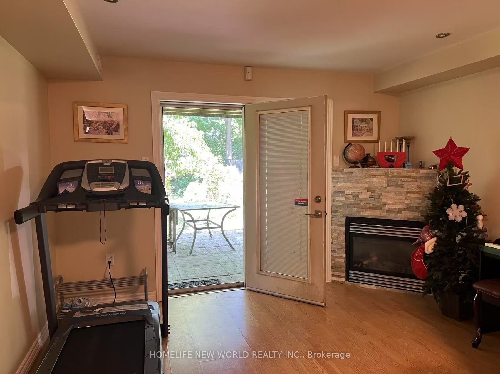 88 Park Cres Property Photo 1