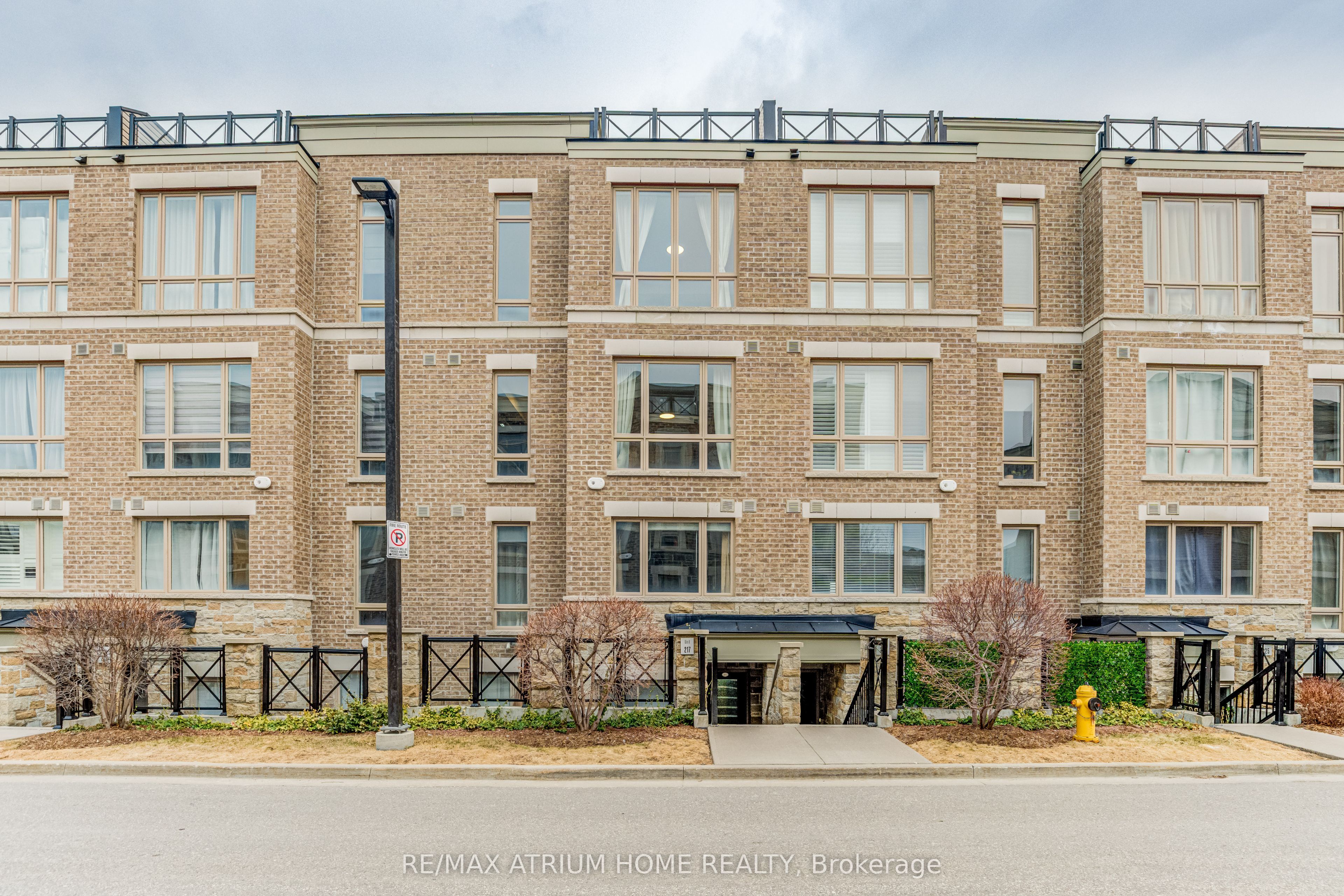 10 Dunsheath Way Property Photo 1