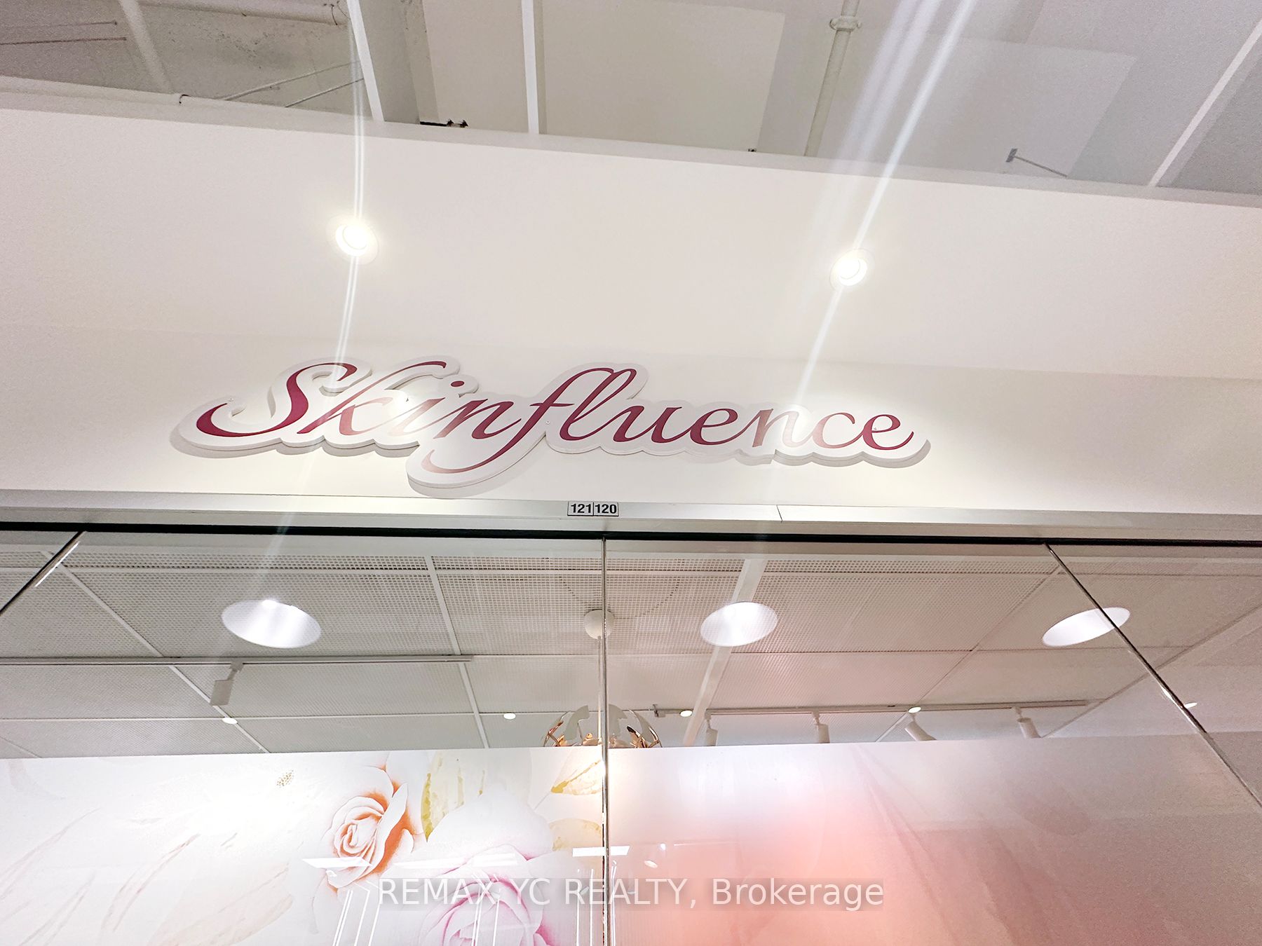 7181 Yonge Street 120-121 Property Photo 1