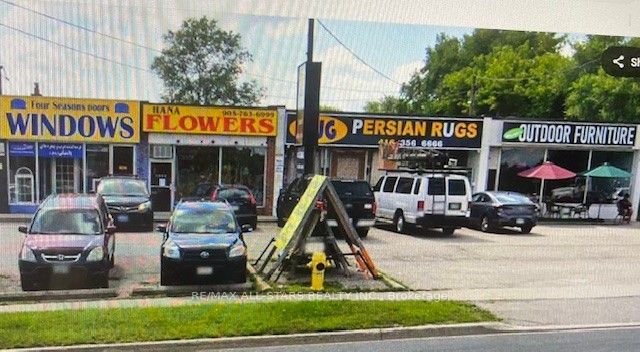 8238 Yonge Street Property Photo 1