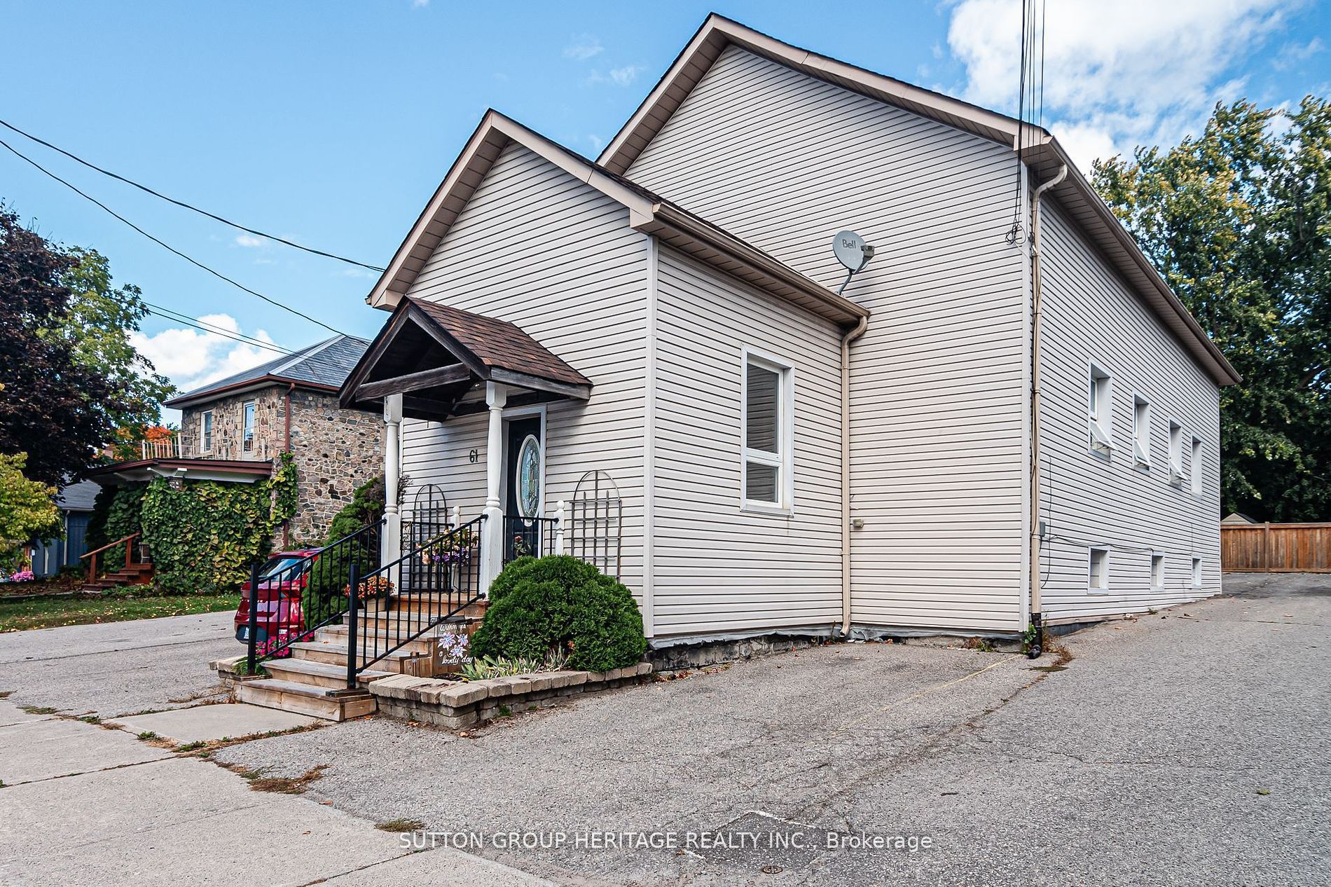 61 Main Street S Property Photo 2