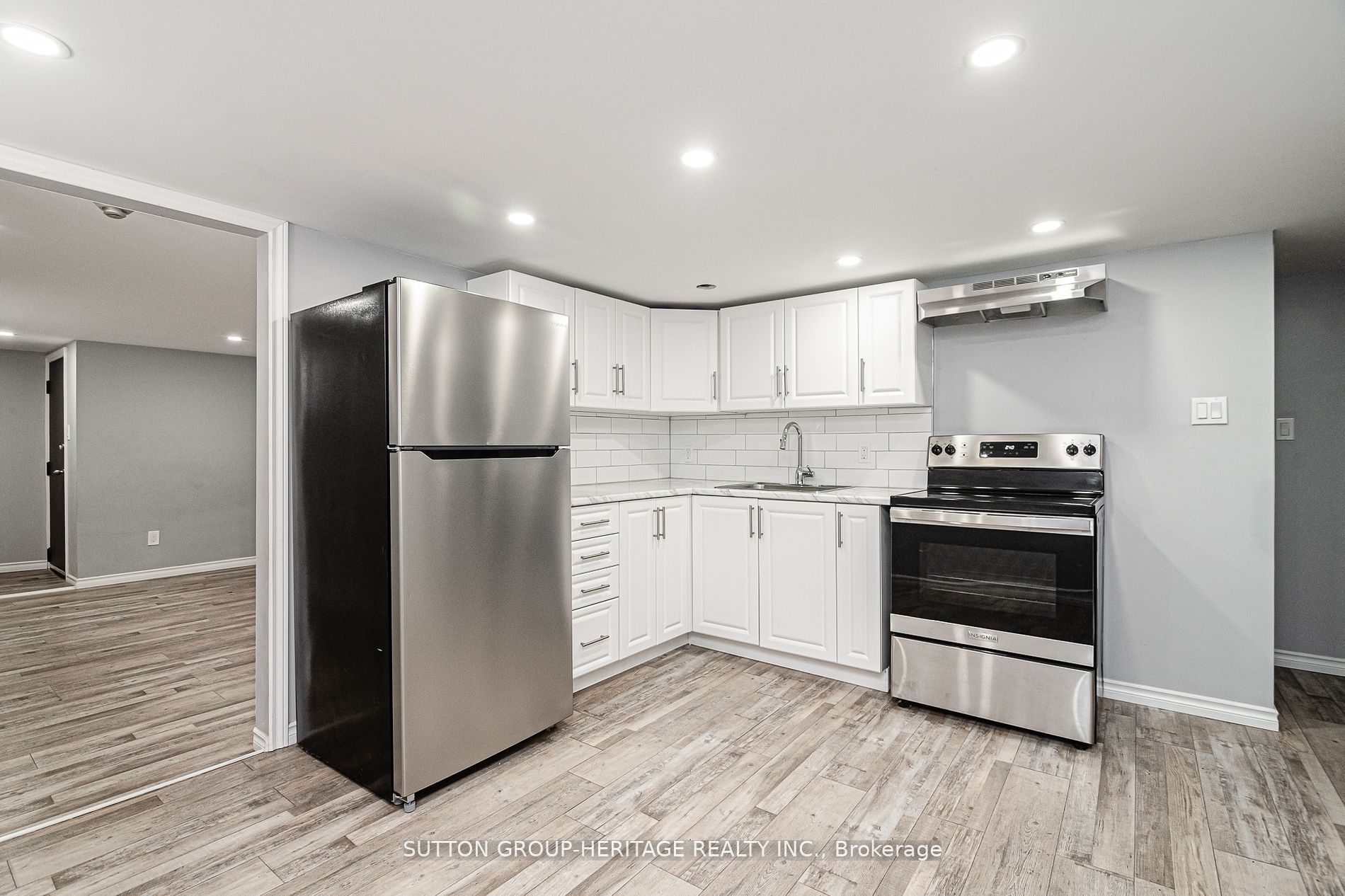 61 Main Street S Property Photo 21