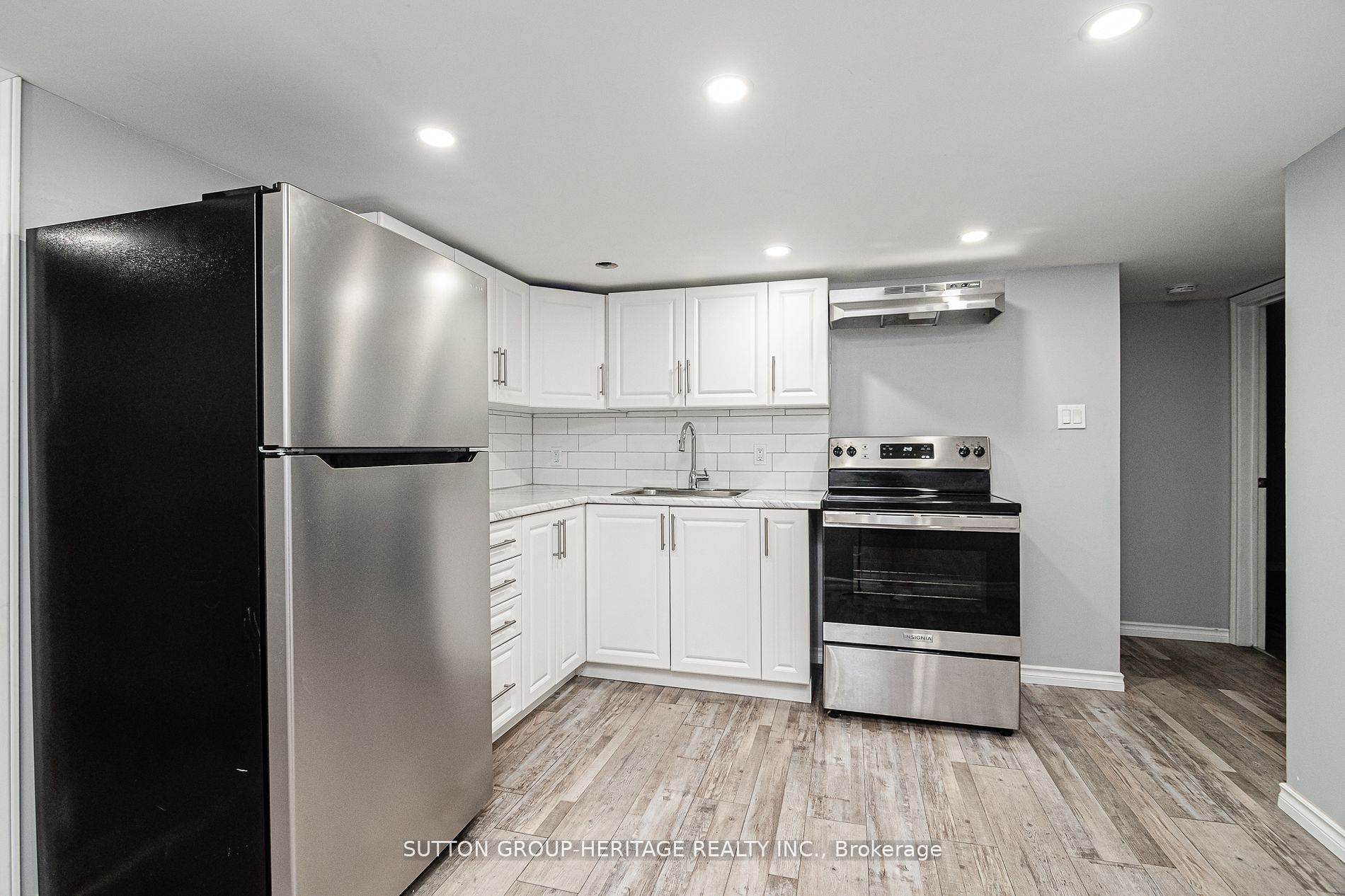 61 Main Street S Property Photo 23