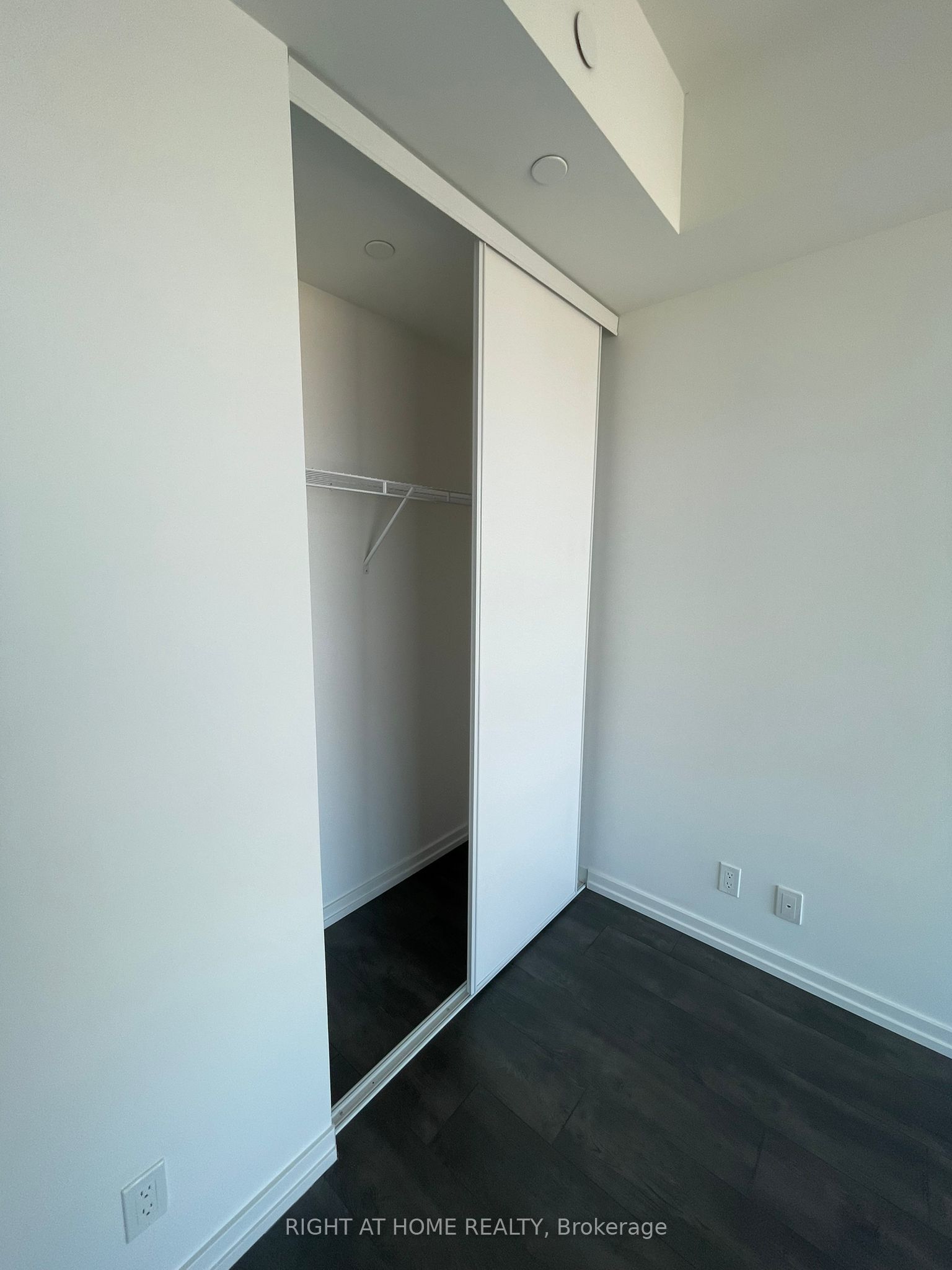 1000 Portage Parkway 5015 Property Photo 9