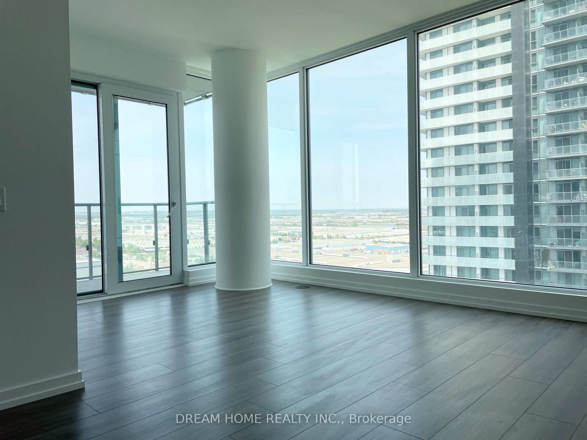 7890 Jane Street 2109 Property Photo 5