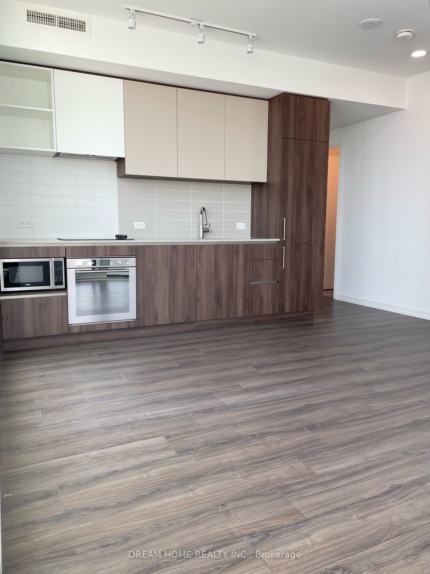 7890 Jane Street 2109 Property Photo 6