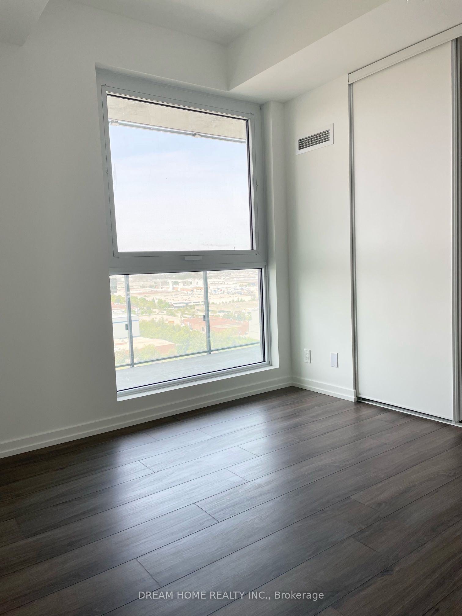 7890 Jane Street 2109 Property Photo 9