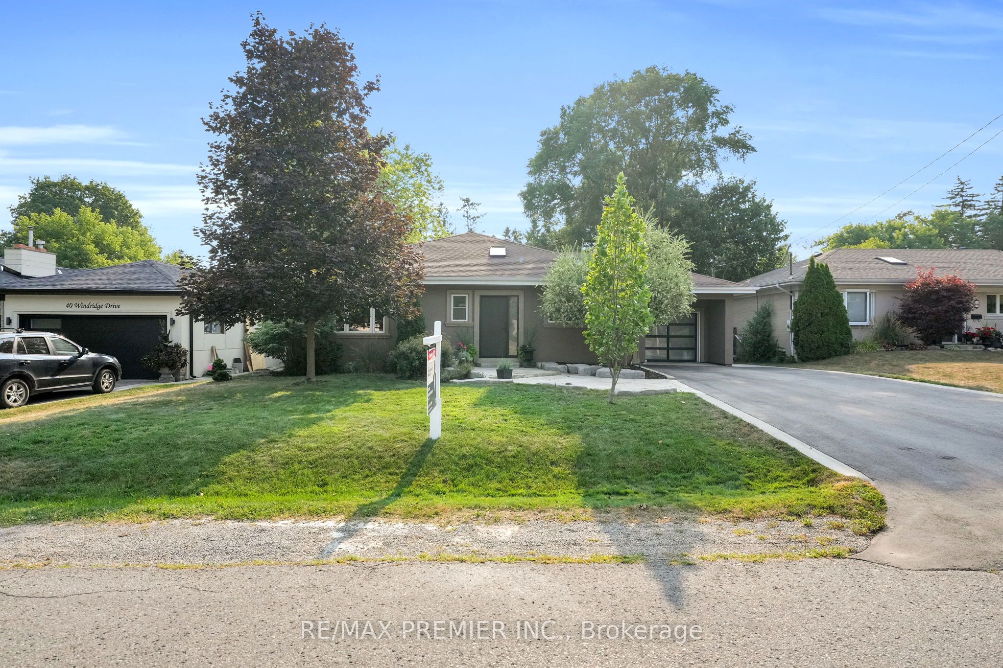 42 Windridge Drive Property Photo 1