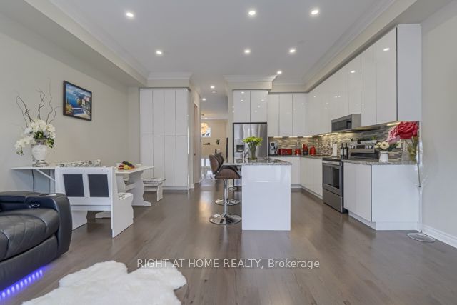 12 Laskin Drive Property Photo 1