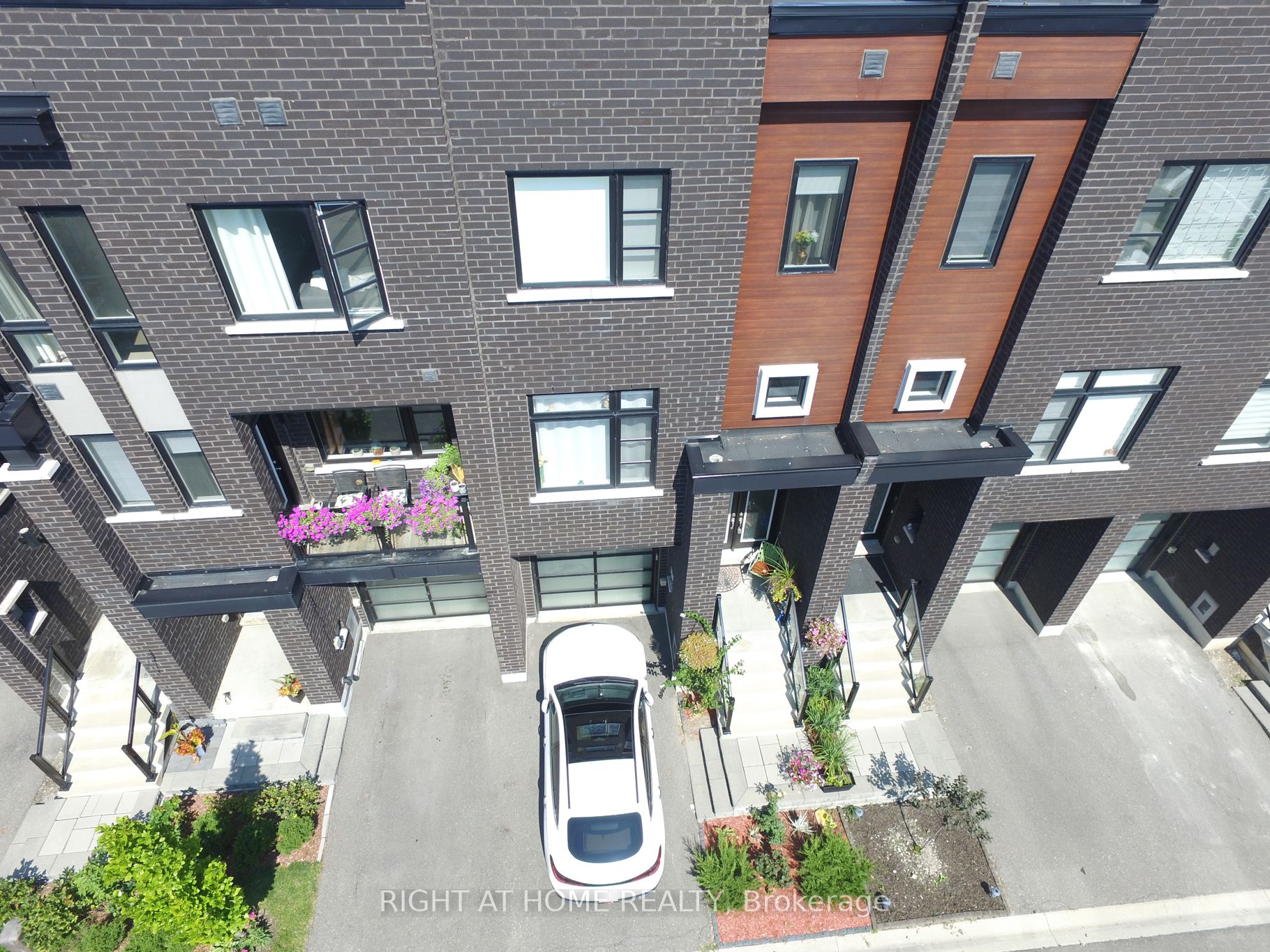 12 Laskin Drive Property Photo 3