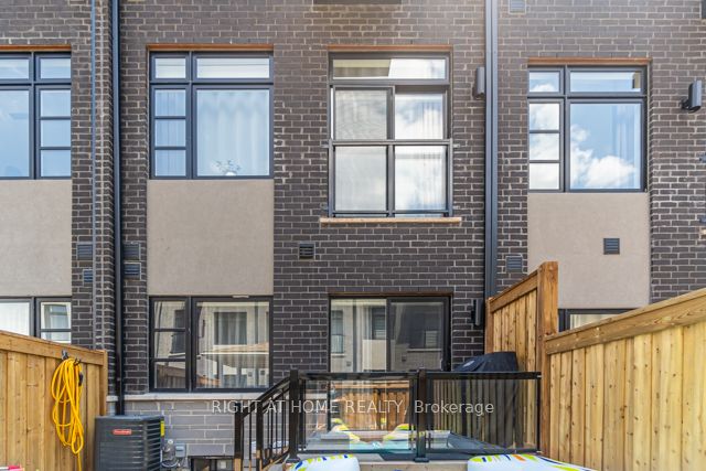 12 Laskin Drive Property Photo 4