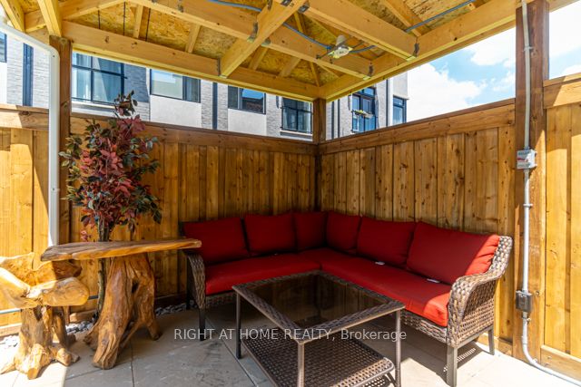 12 Laskin Drive Property Photo 6