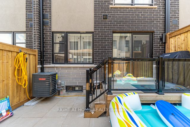 12 Laskin Drive Property Photo 8