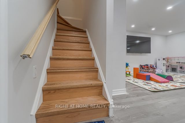 12 Laskin Drive Property Photo 16