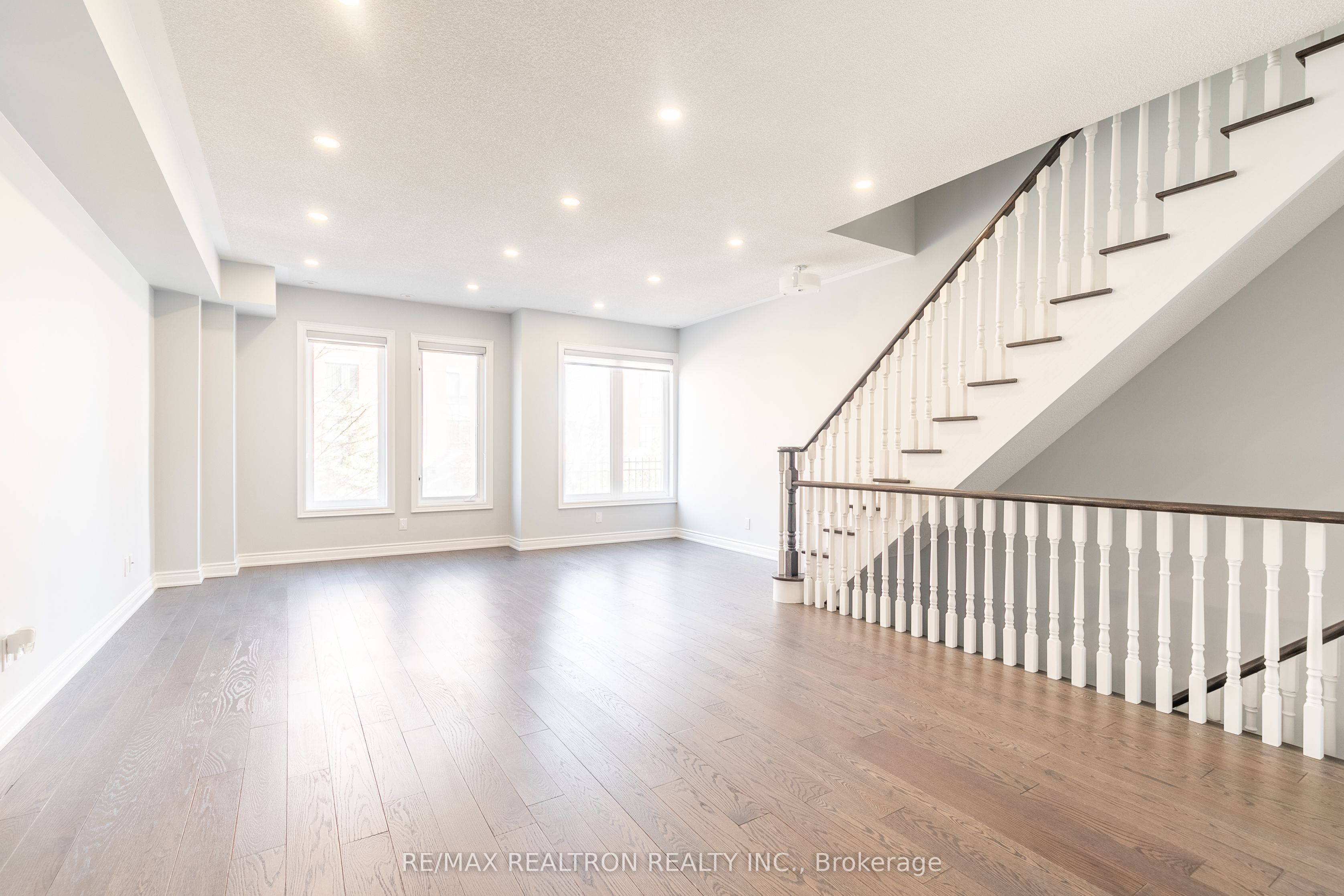 72 Times Ave Property Photo 1