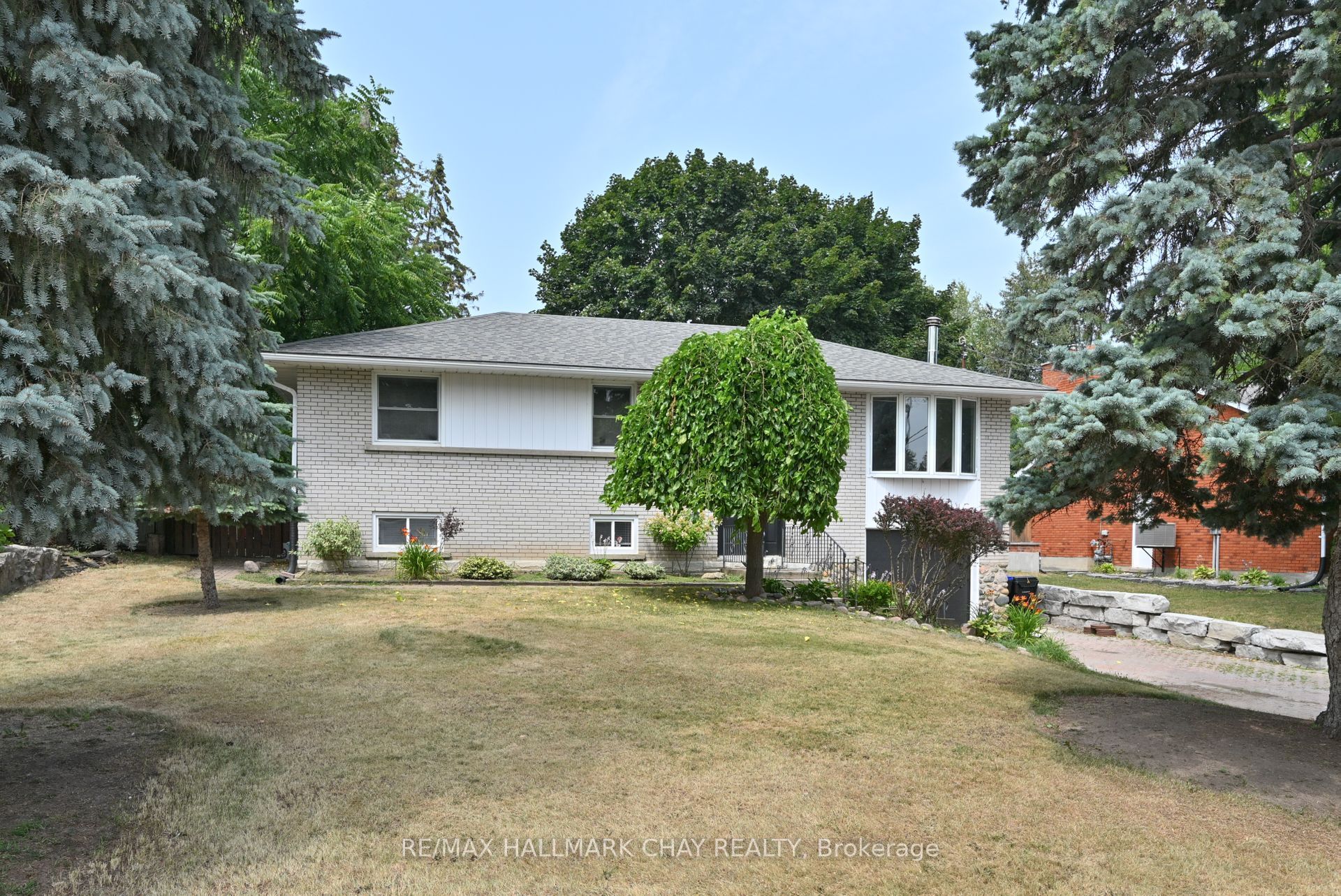 8 Doner St Property Photo 1