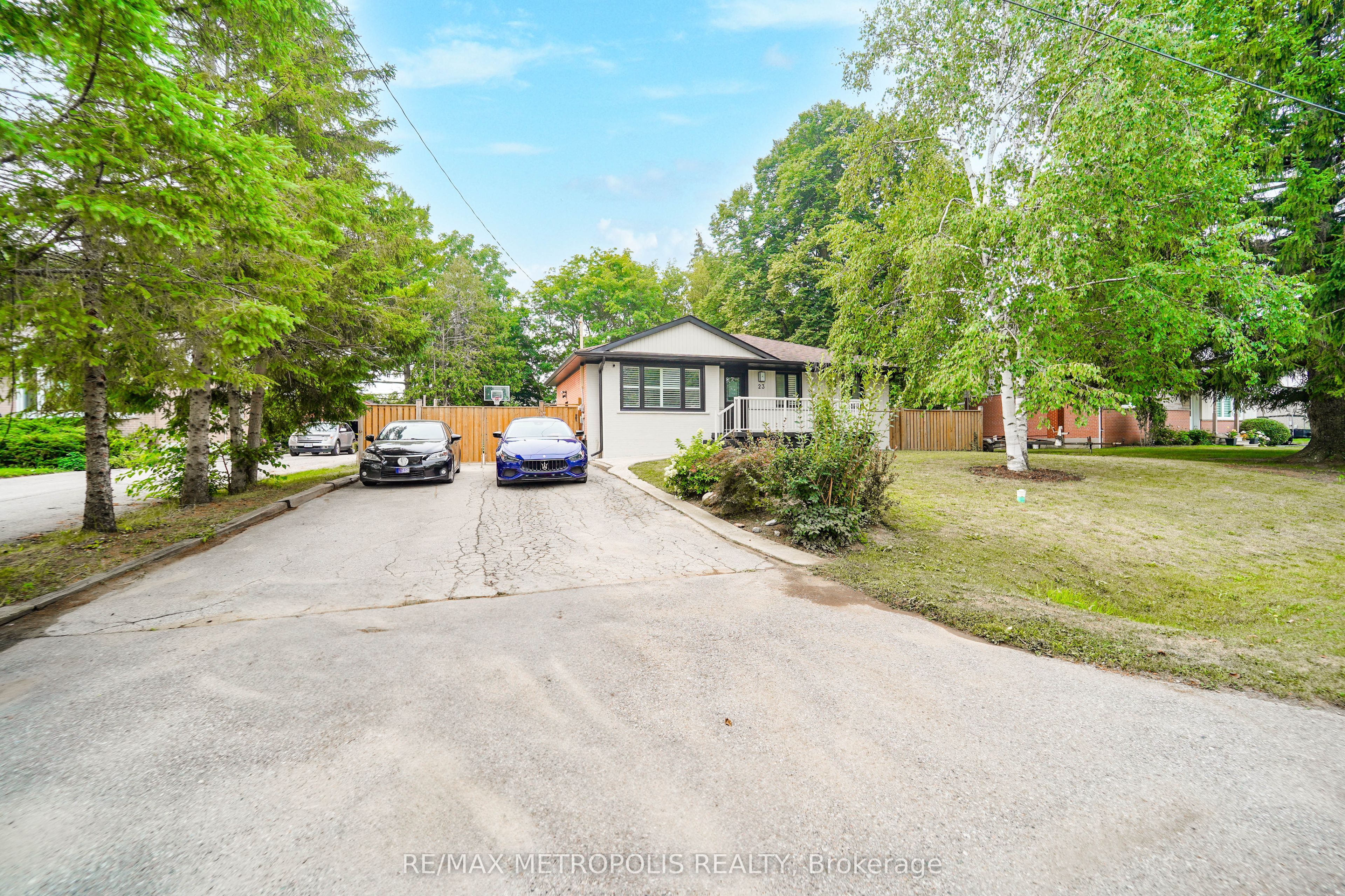 23 Hawman Ave