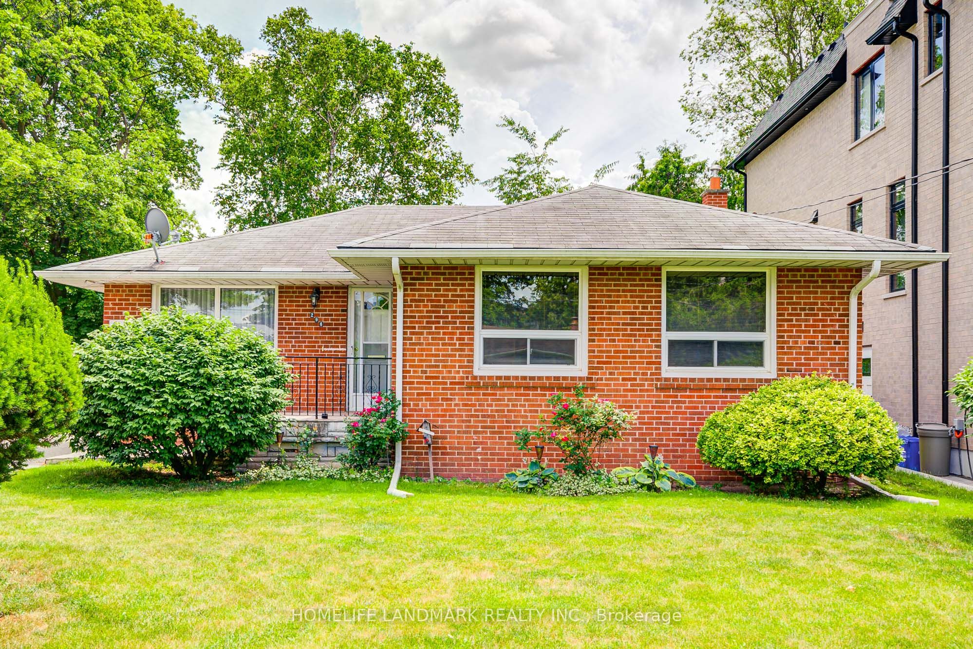 296 Boisdale Ave Property Photo 1