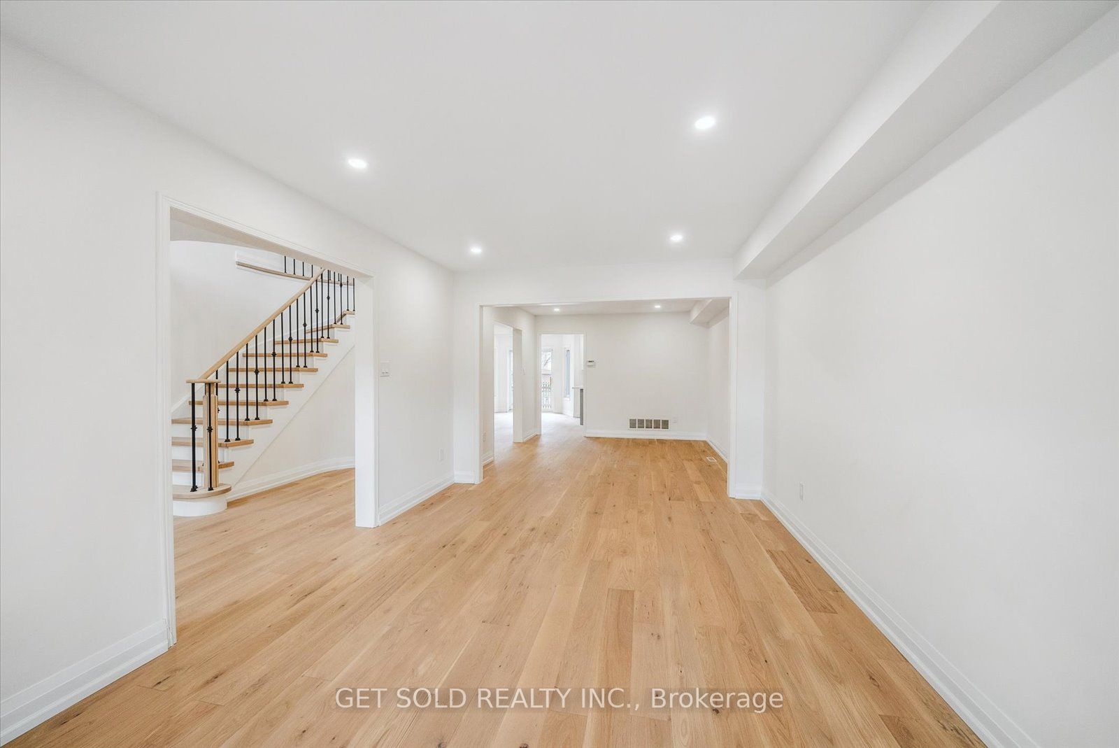 27 Edenbridge Drive Property Photo 6