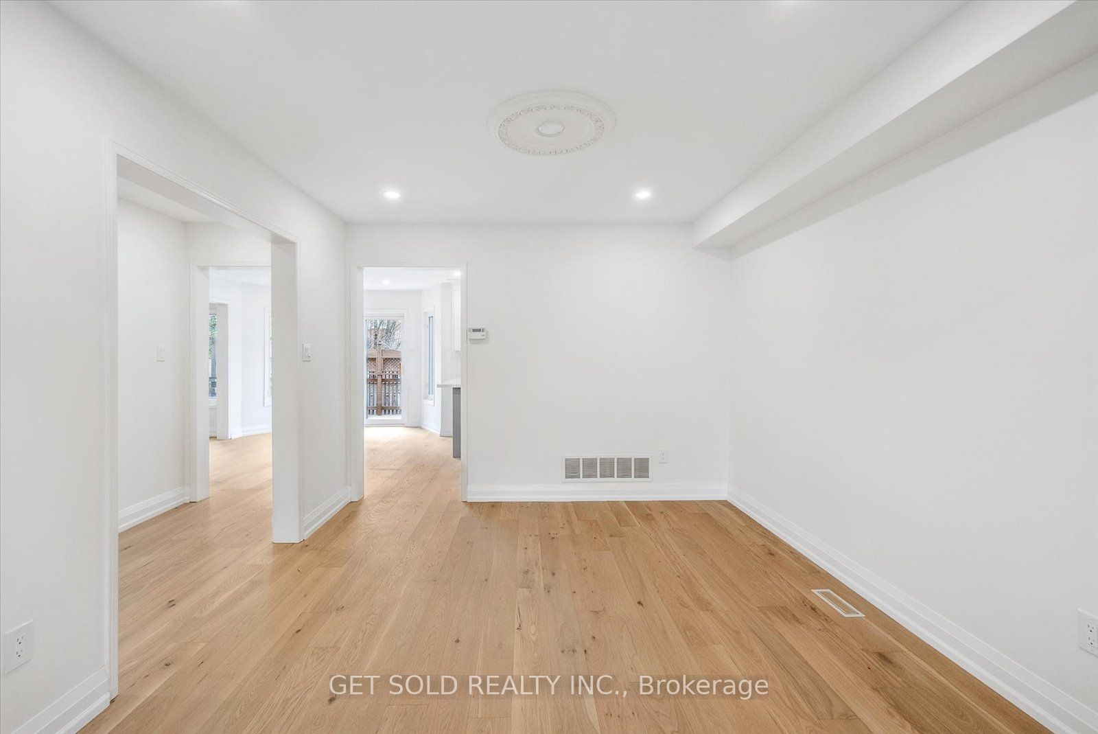 27 Edenbridge Drive Property Photo 7