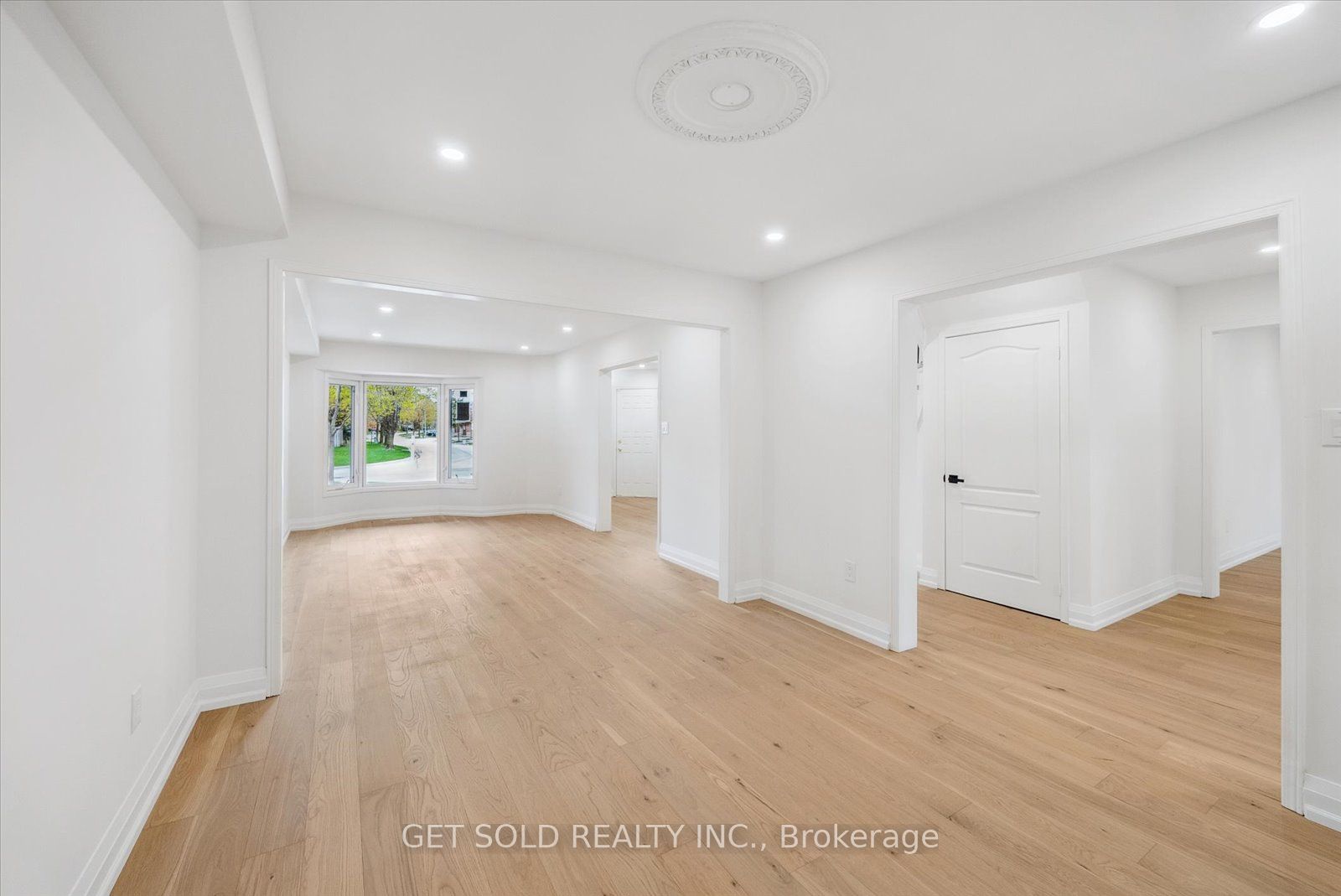 27 Edenbridge Drive Property Photo 8