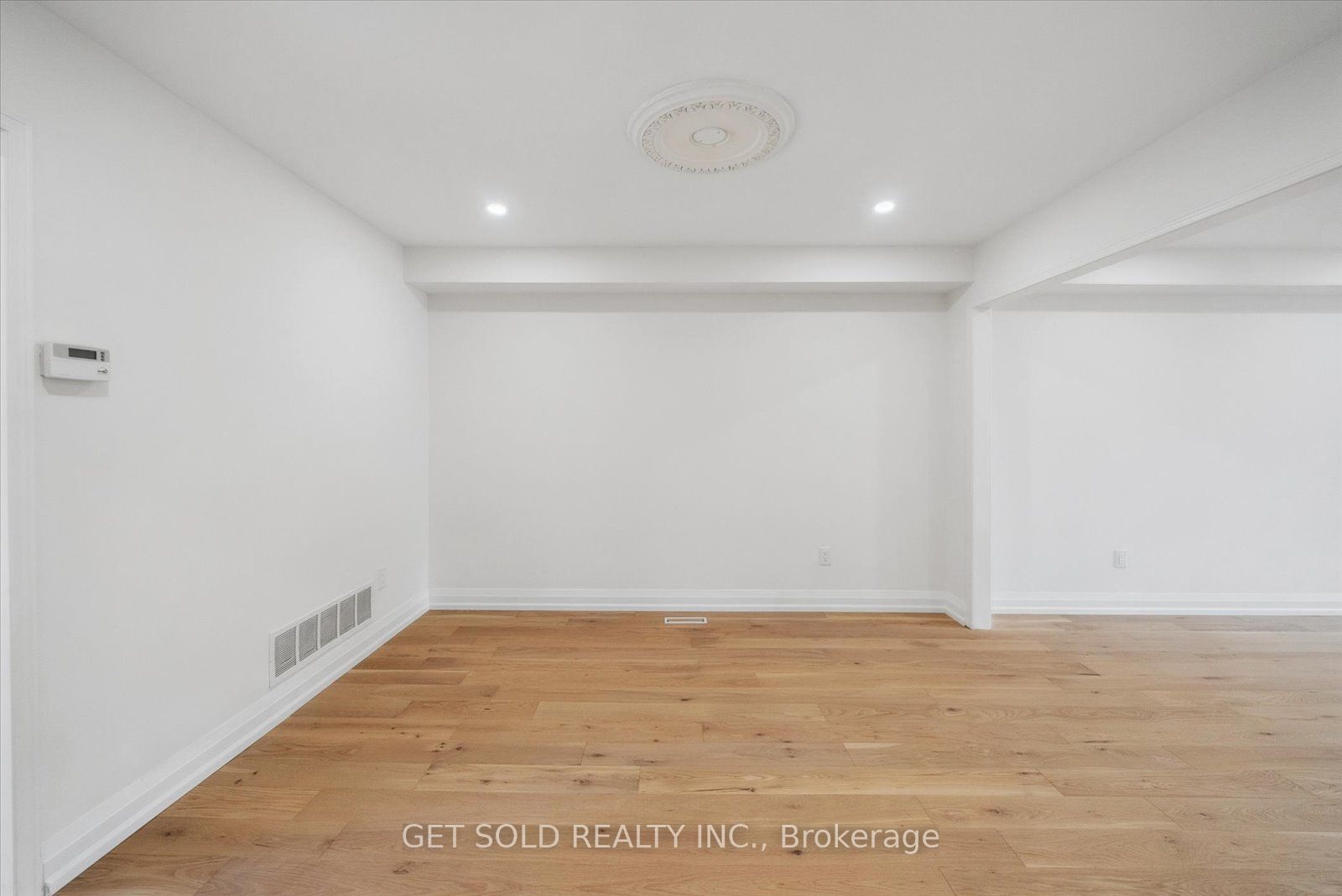 27 Edenbridge Drive Property Photo 9