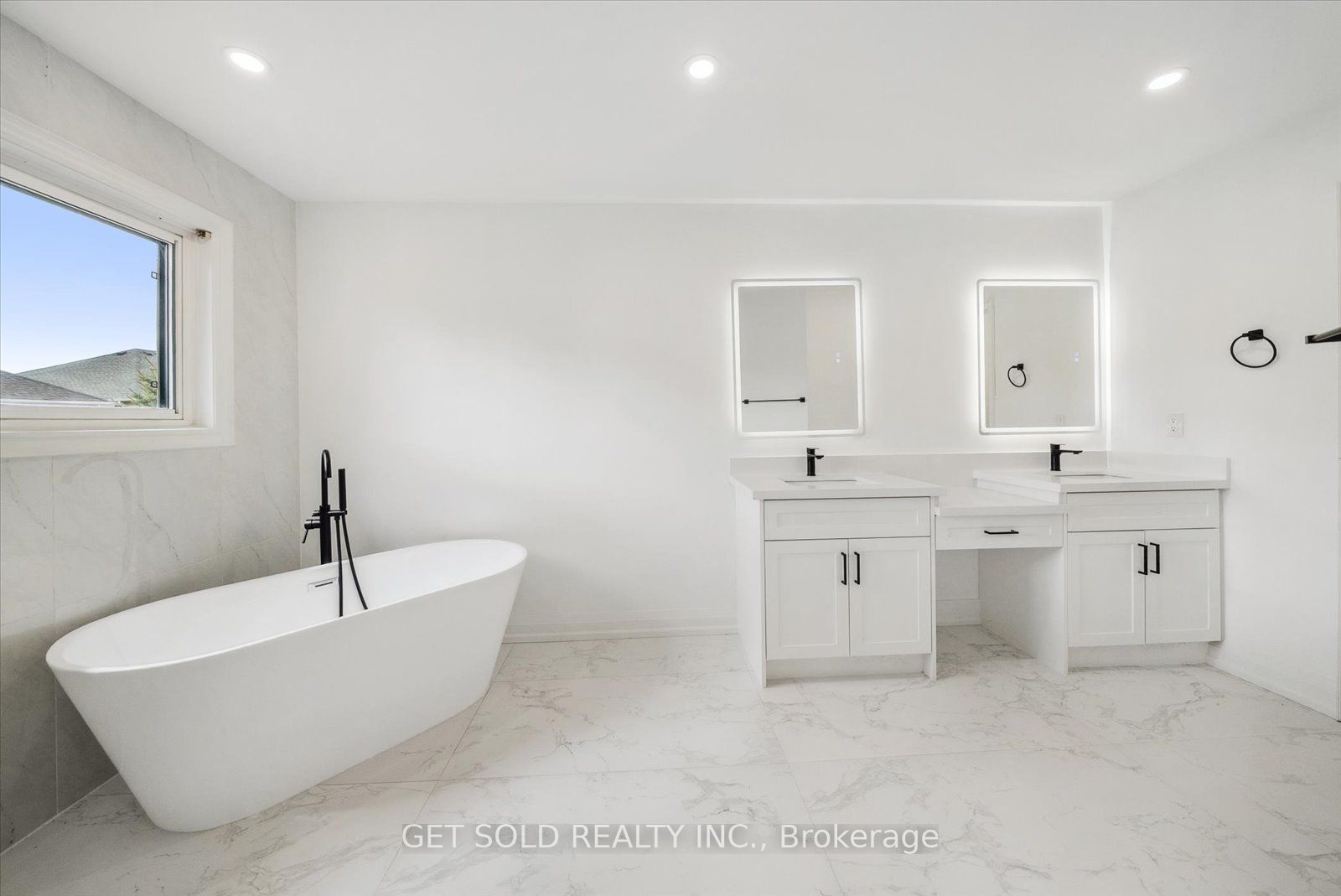 27 Edenbridge Drive Property Photo 28