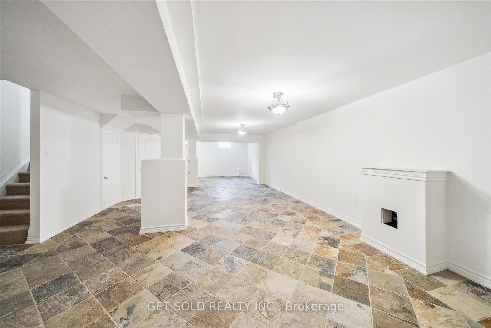 27 Edenbridge Drive Property Photo 39