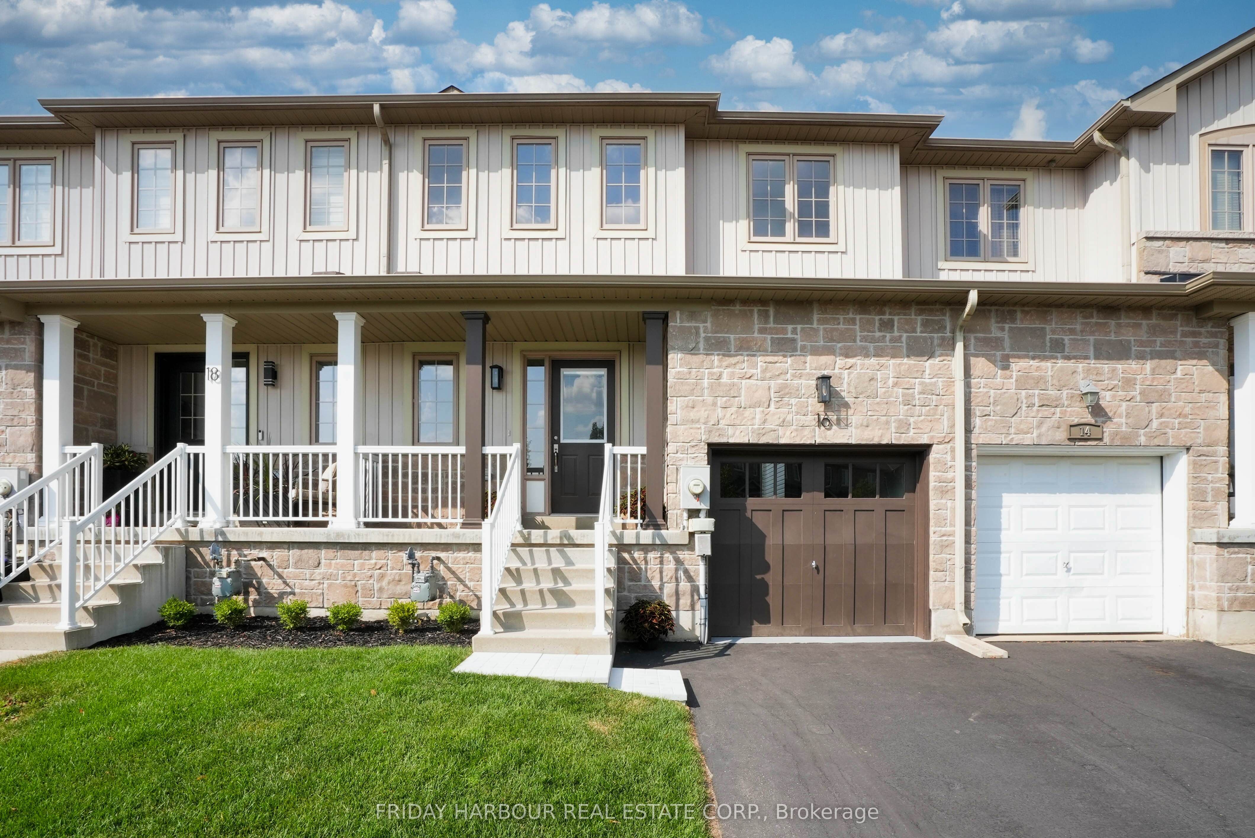 16 Admiral Cres Property Photo 1
