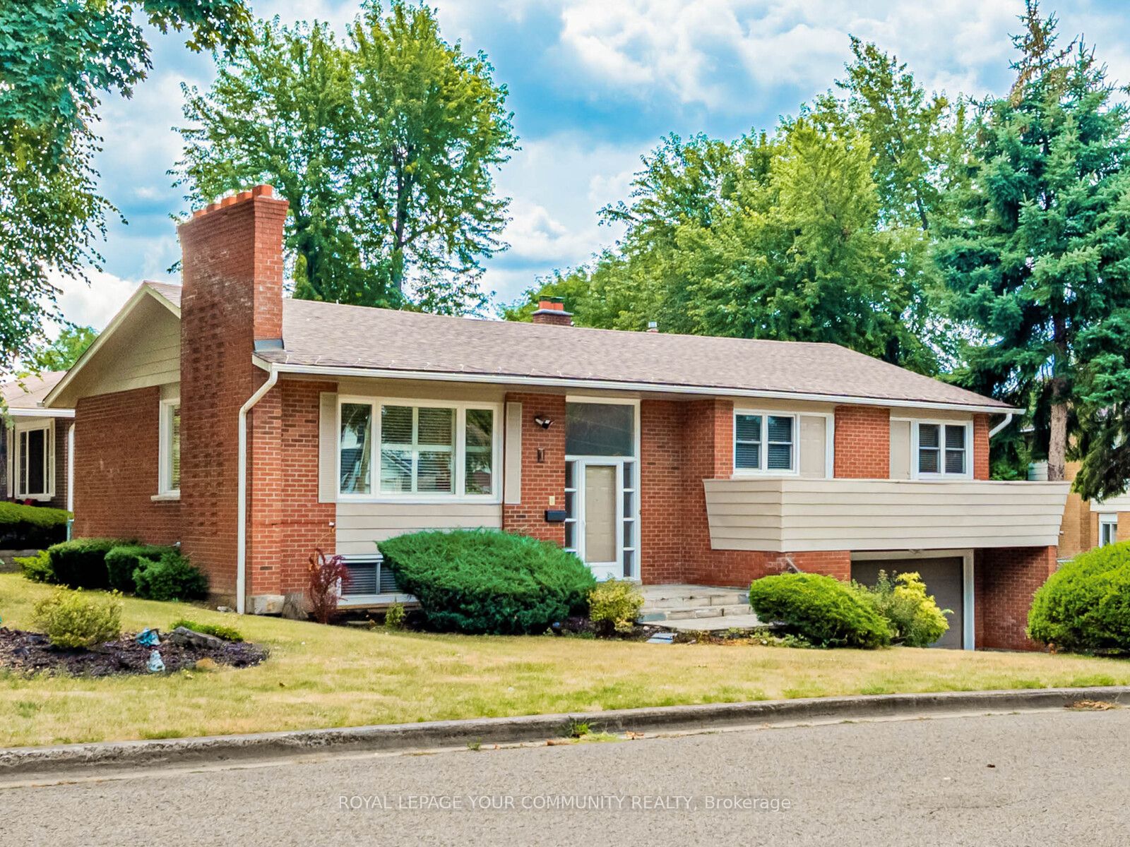 1 Thorny Brae Drive Property Photo 1