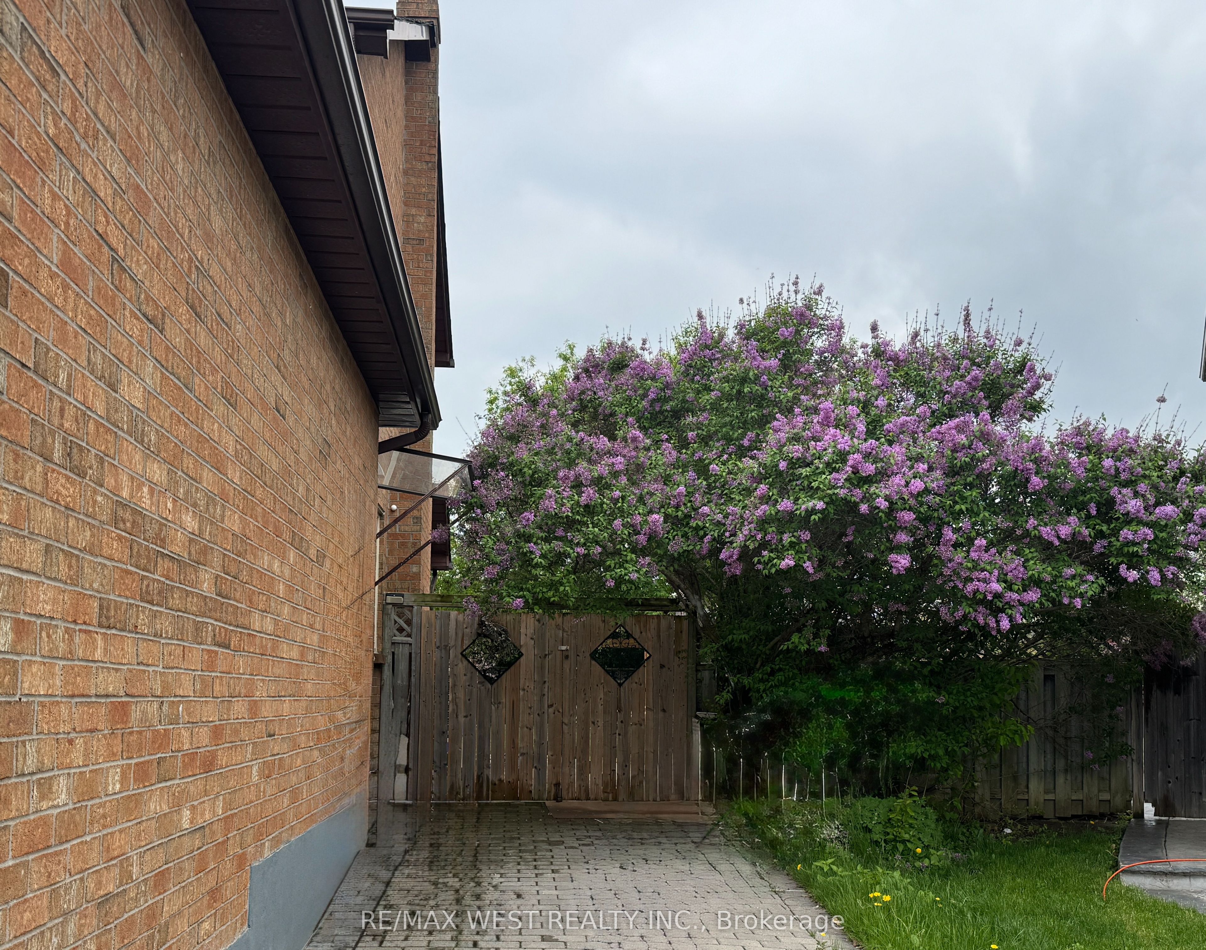 10 Pagehurst Court Property Photo 1