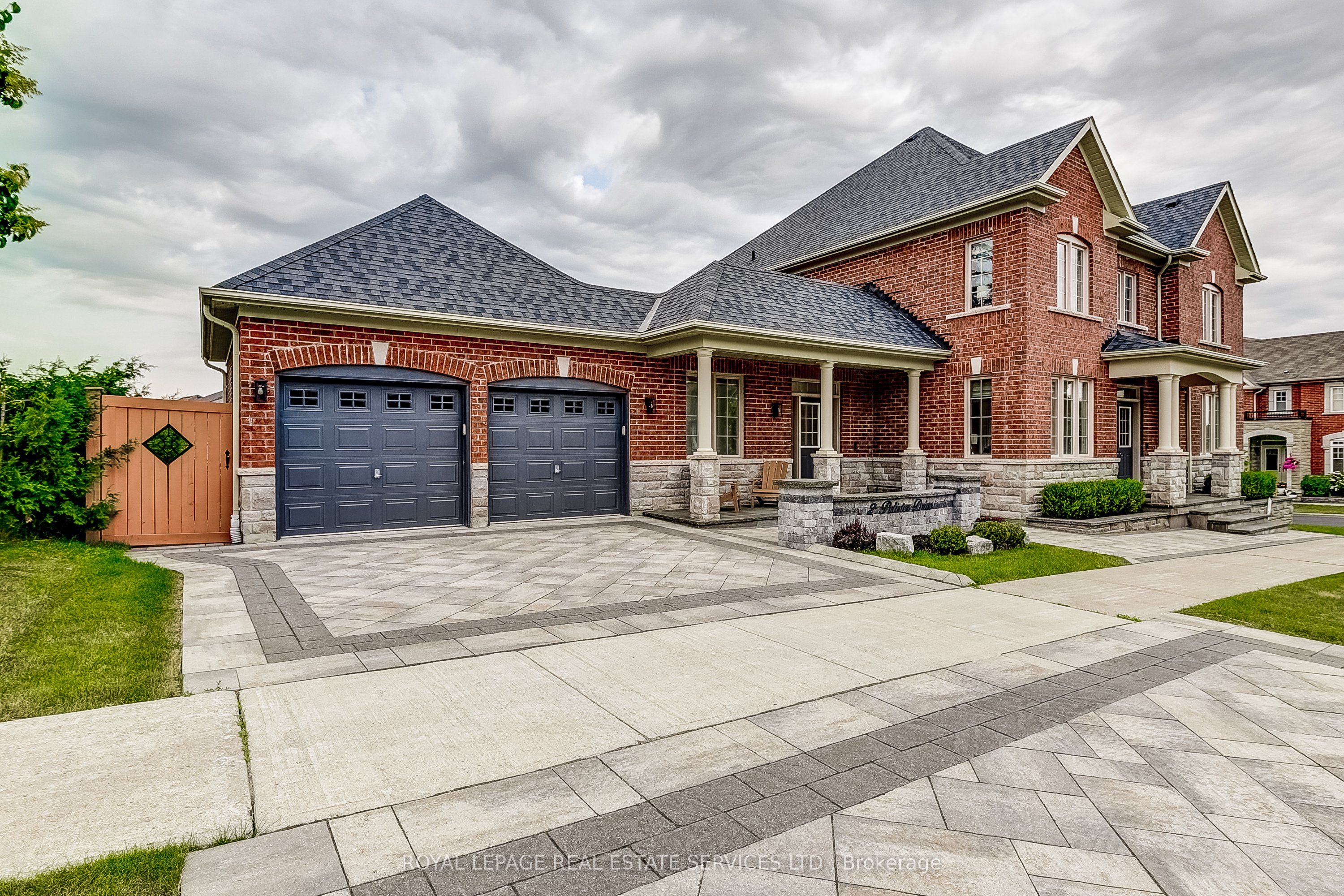 2 Pelister Dr Property Photo 1