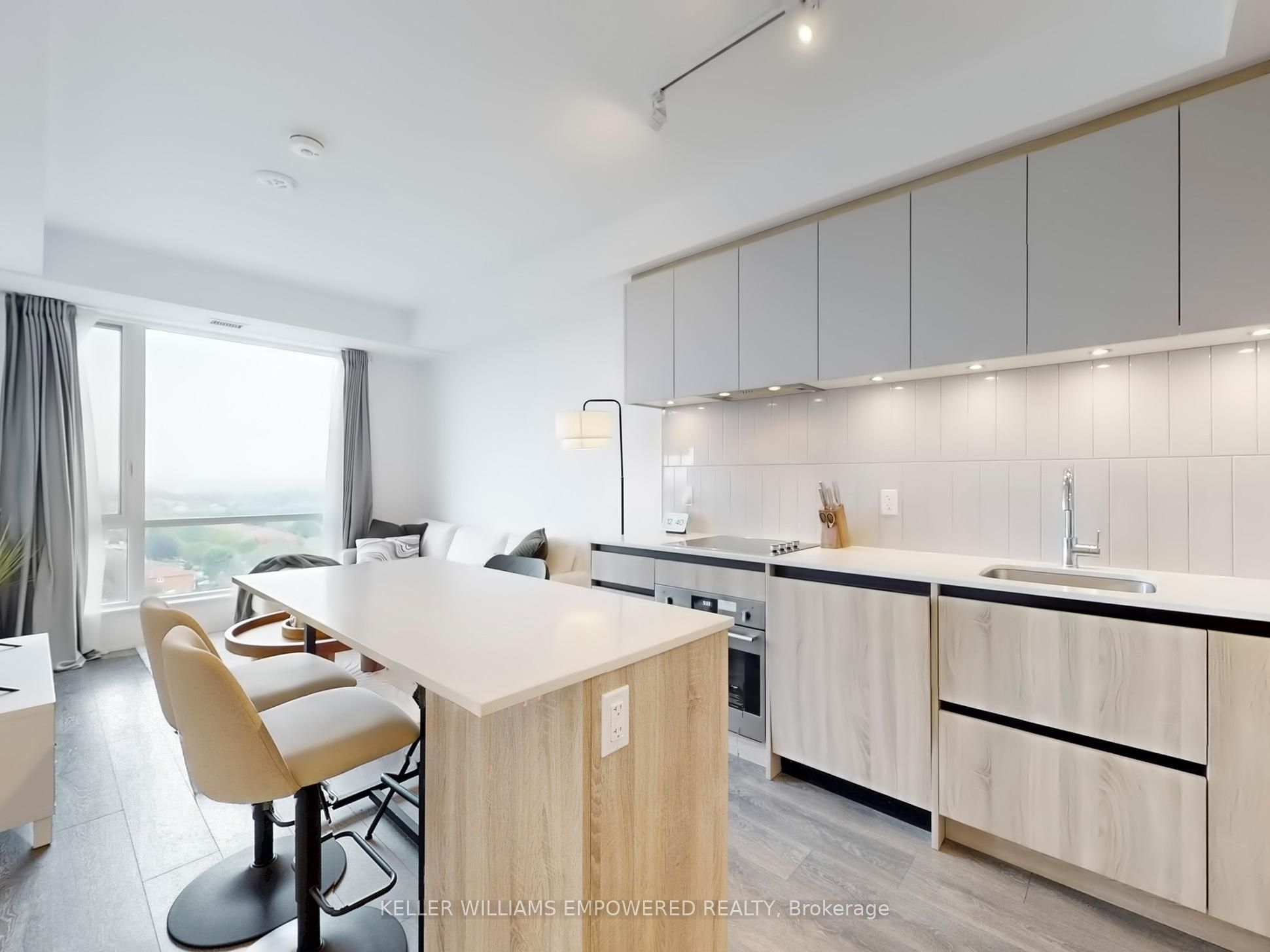 7950 Bathurst Street 1106 Property Photo 1