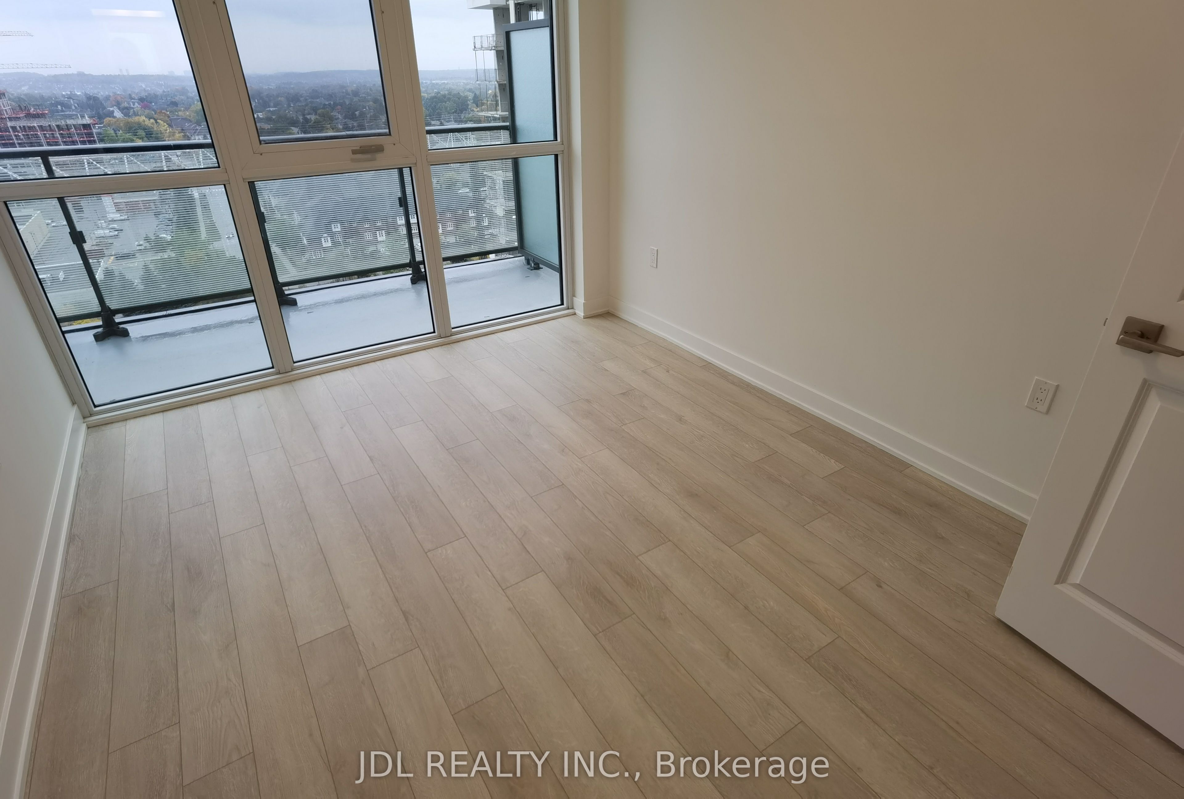 75 Oneida Crescent 1510 Property Photo 7