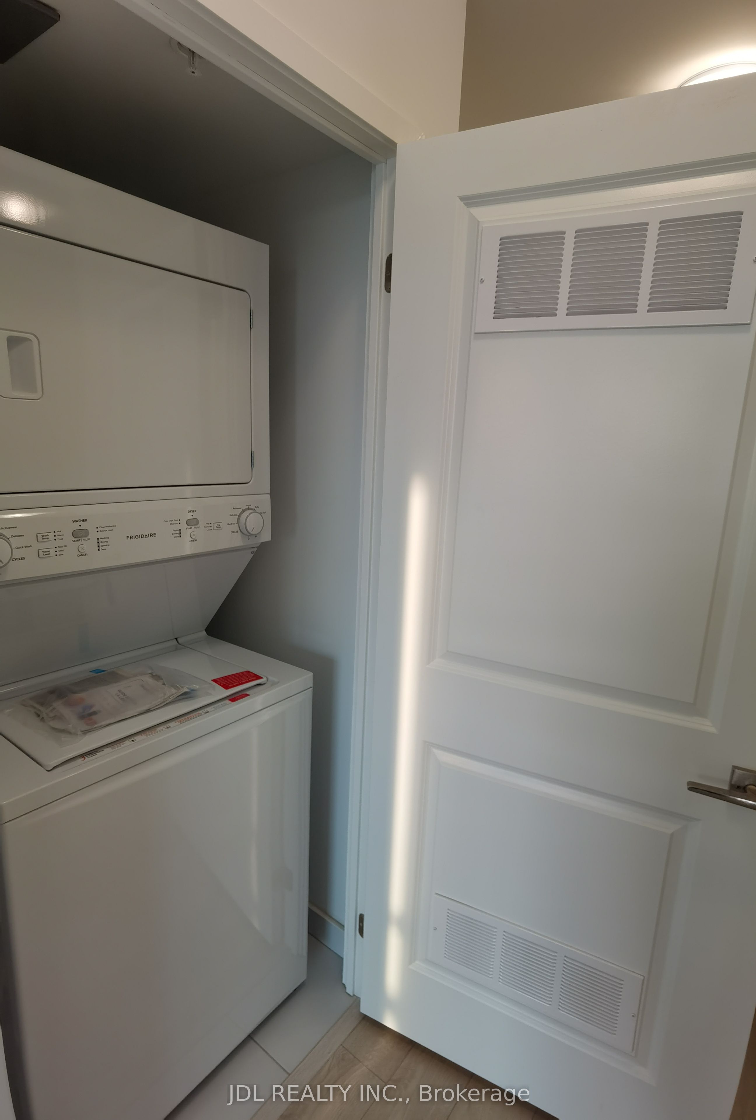 75 Oneida Crescent 1510 Property Photo 10