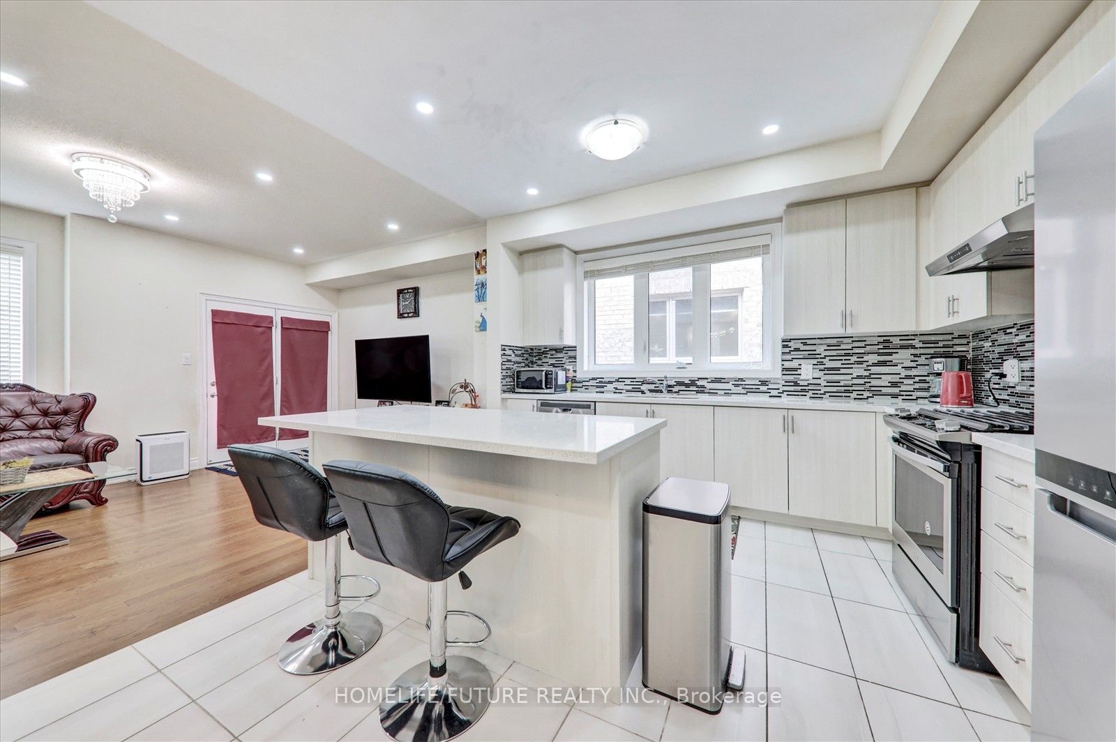 12 Ryler Way Property Photo 8