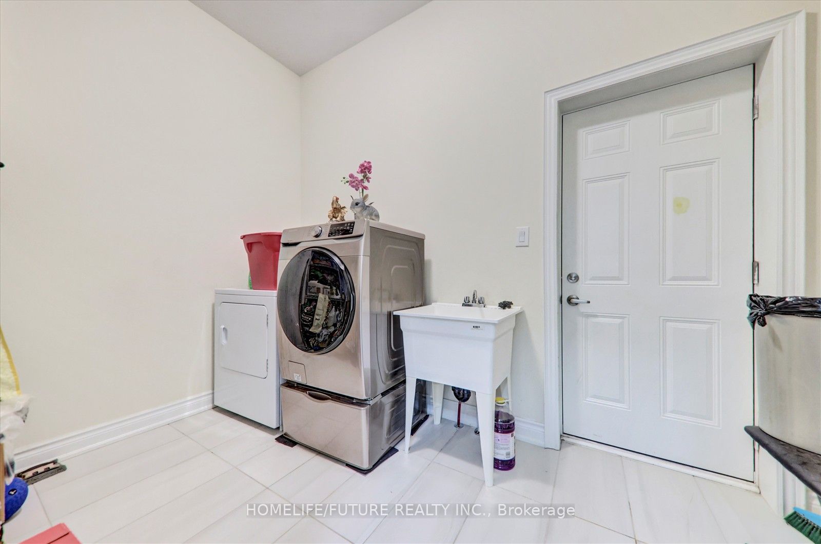 12 Ryler Way Property Photo 16