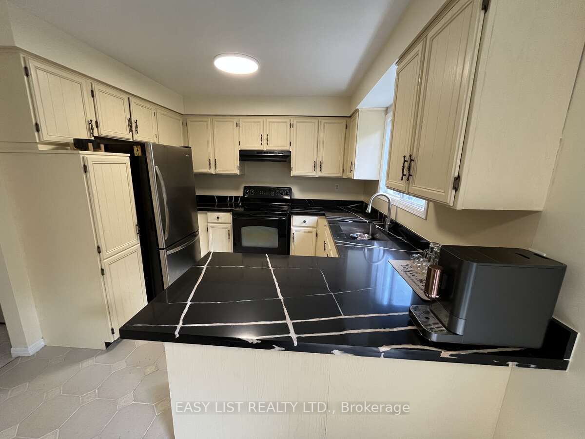 102 Burwell Crescent Property Photo 9
