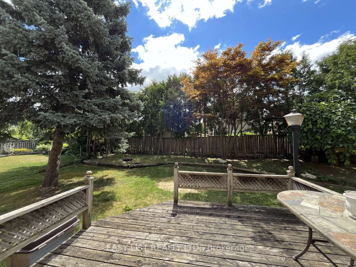 102 Burwell Crescent Property Photo 27