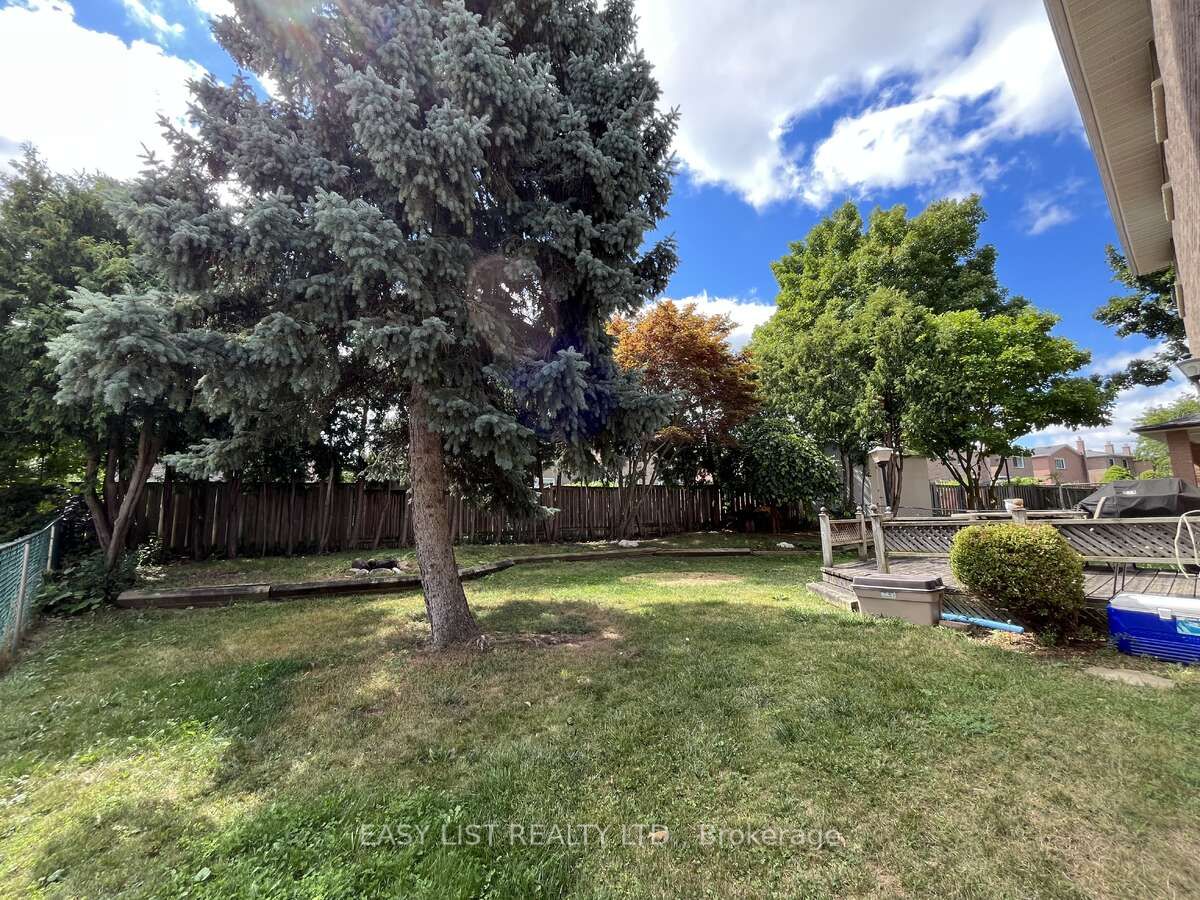 102 Burwell Crescent Property Photo 28
