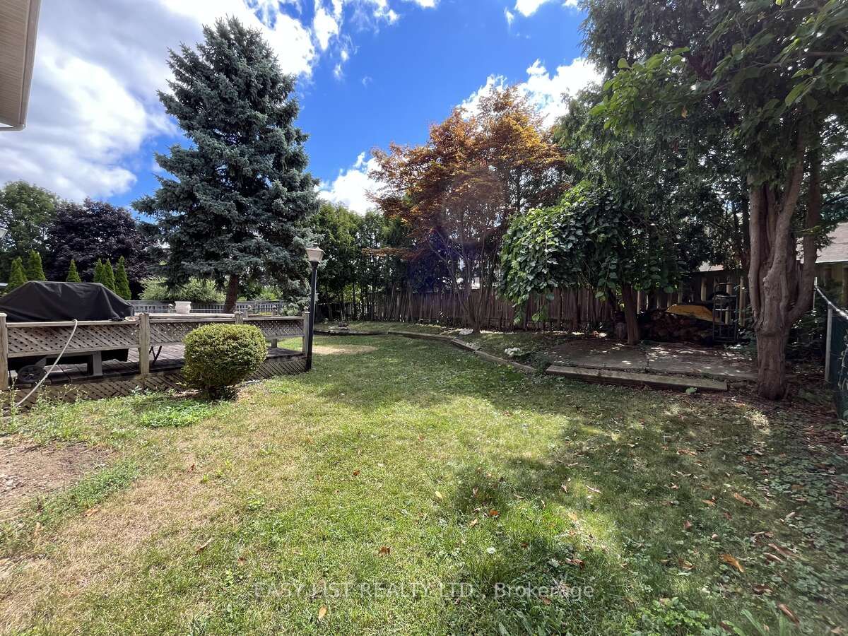 102 Burwell Crescent Property Photo 31