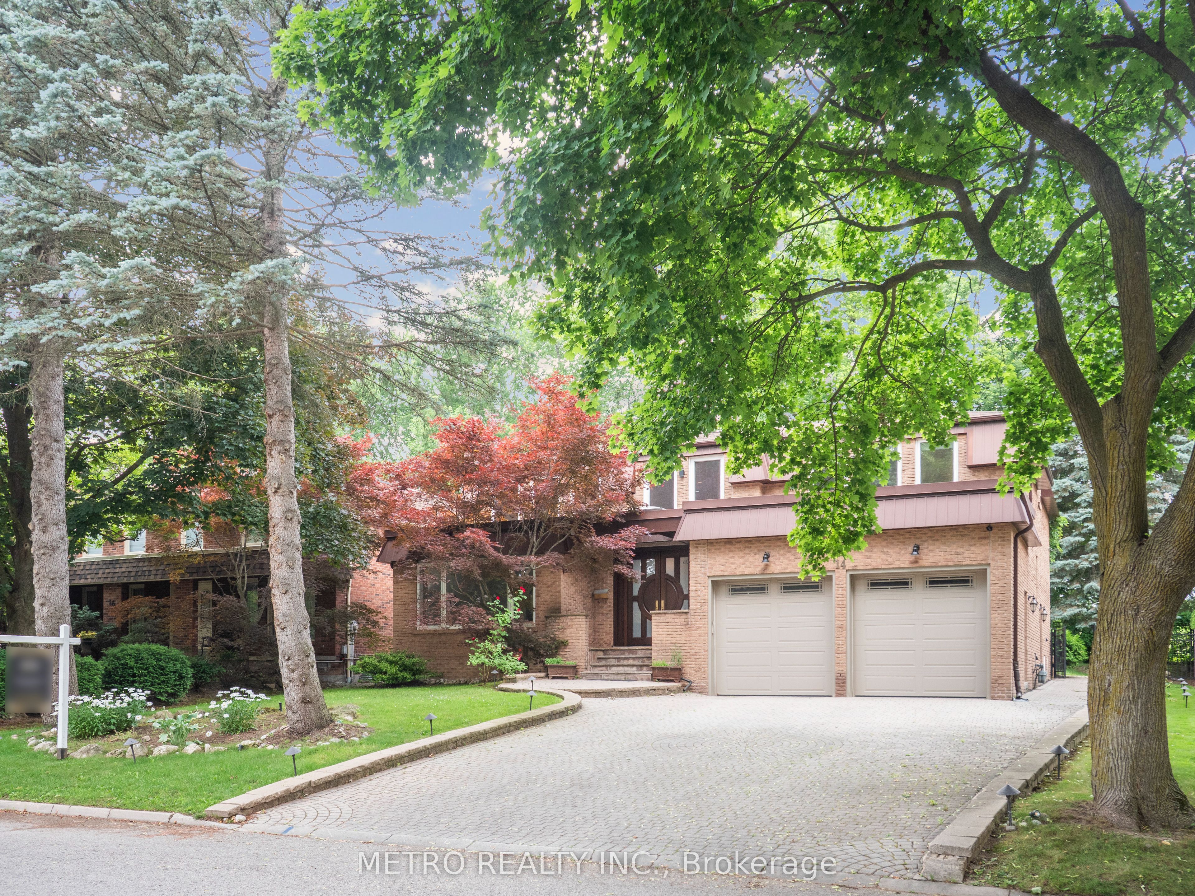 14 Village Squire Lane Property Photo 3