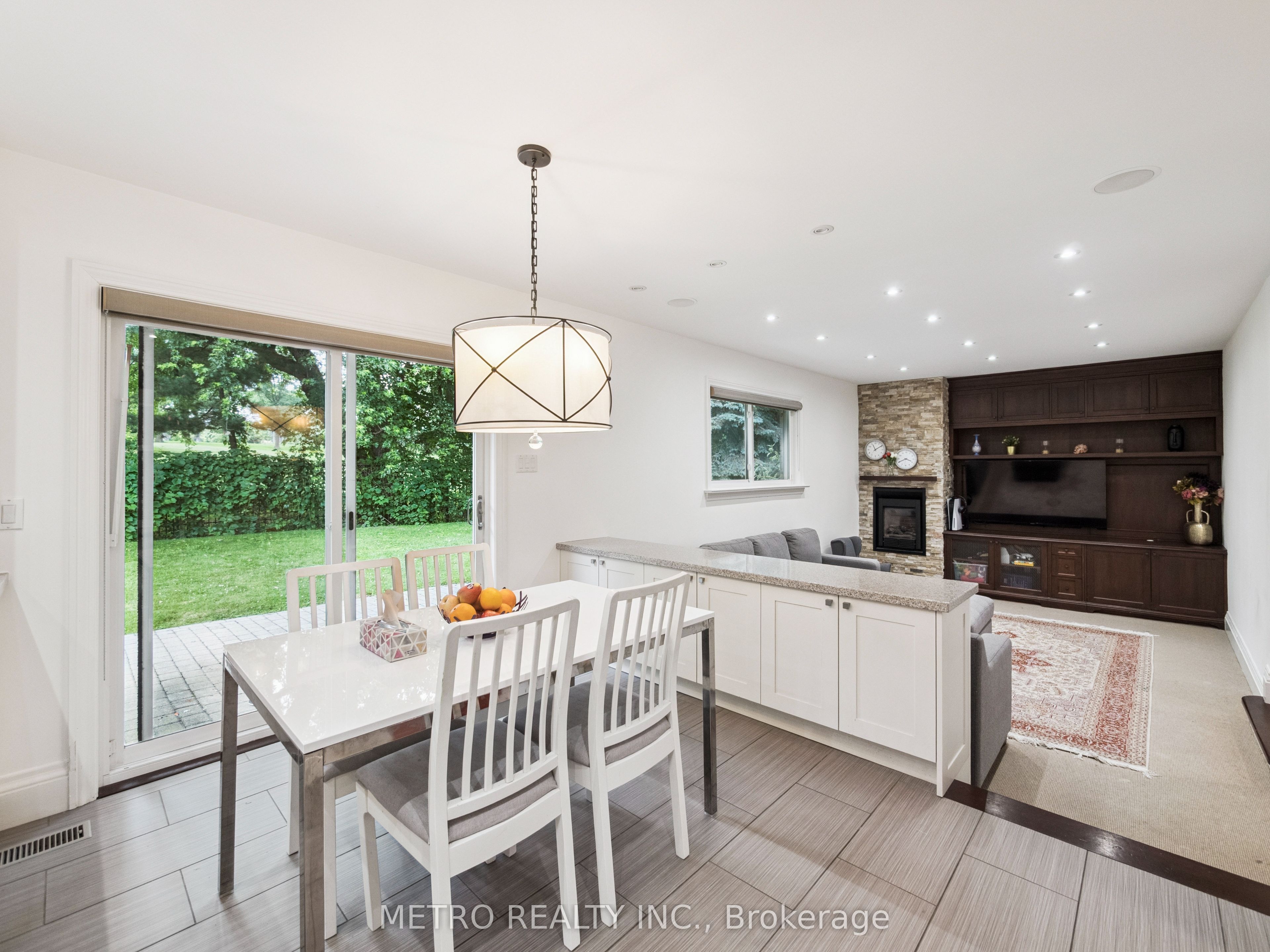 14 Village Squire Lane Property Photo 15