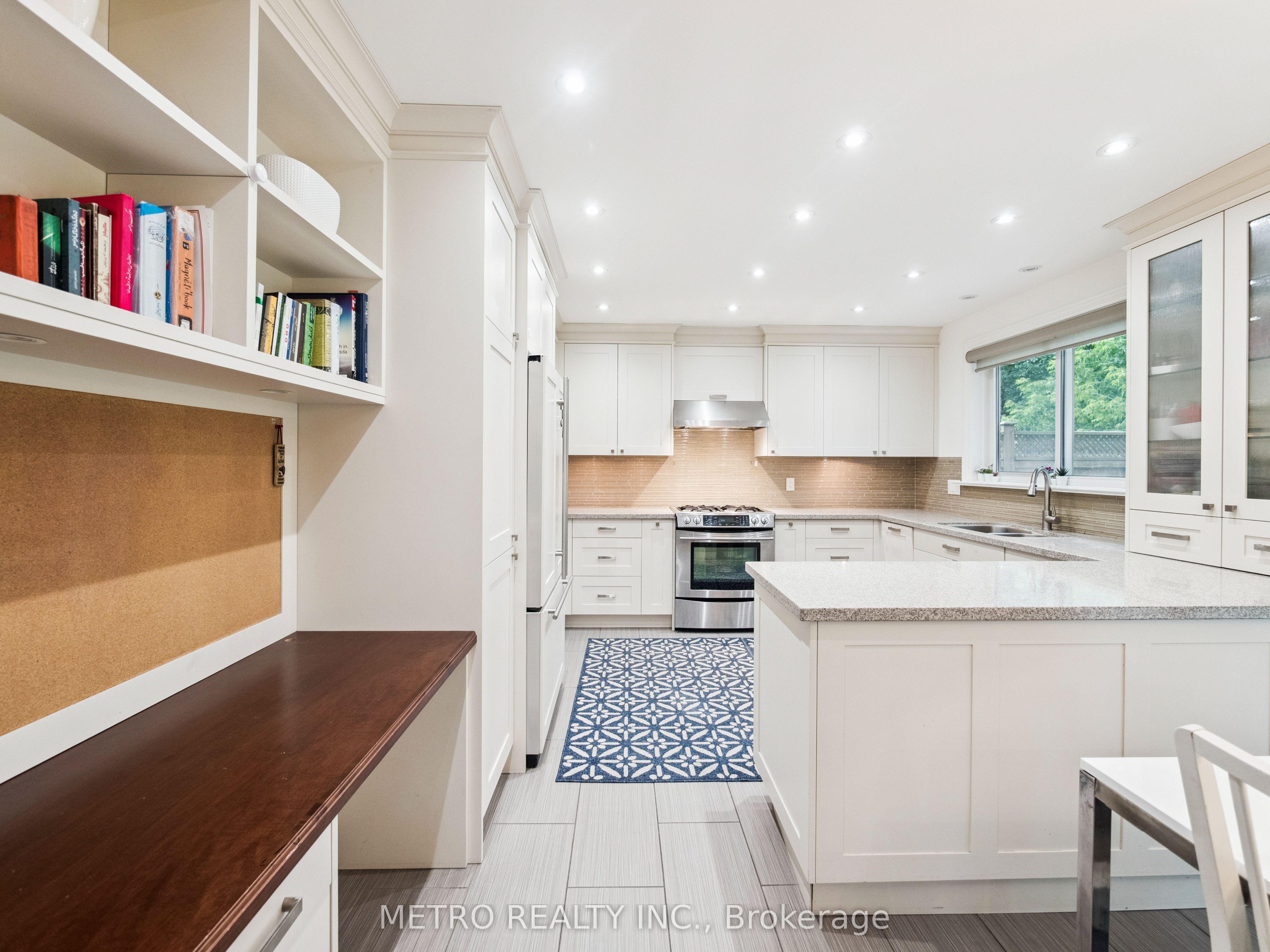 14 Village Squire Lane Property Photo 16