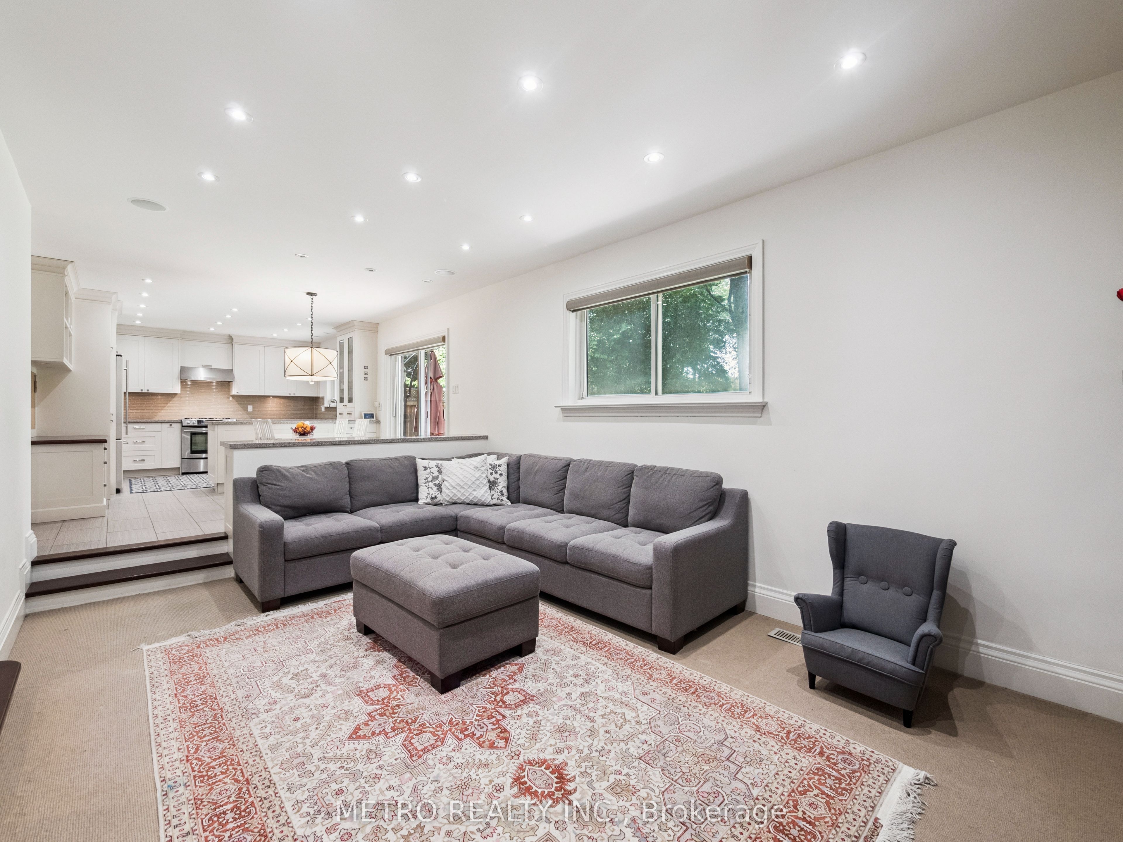 14 Village Squire Lane Property Photo 19